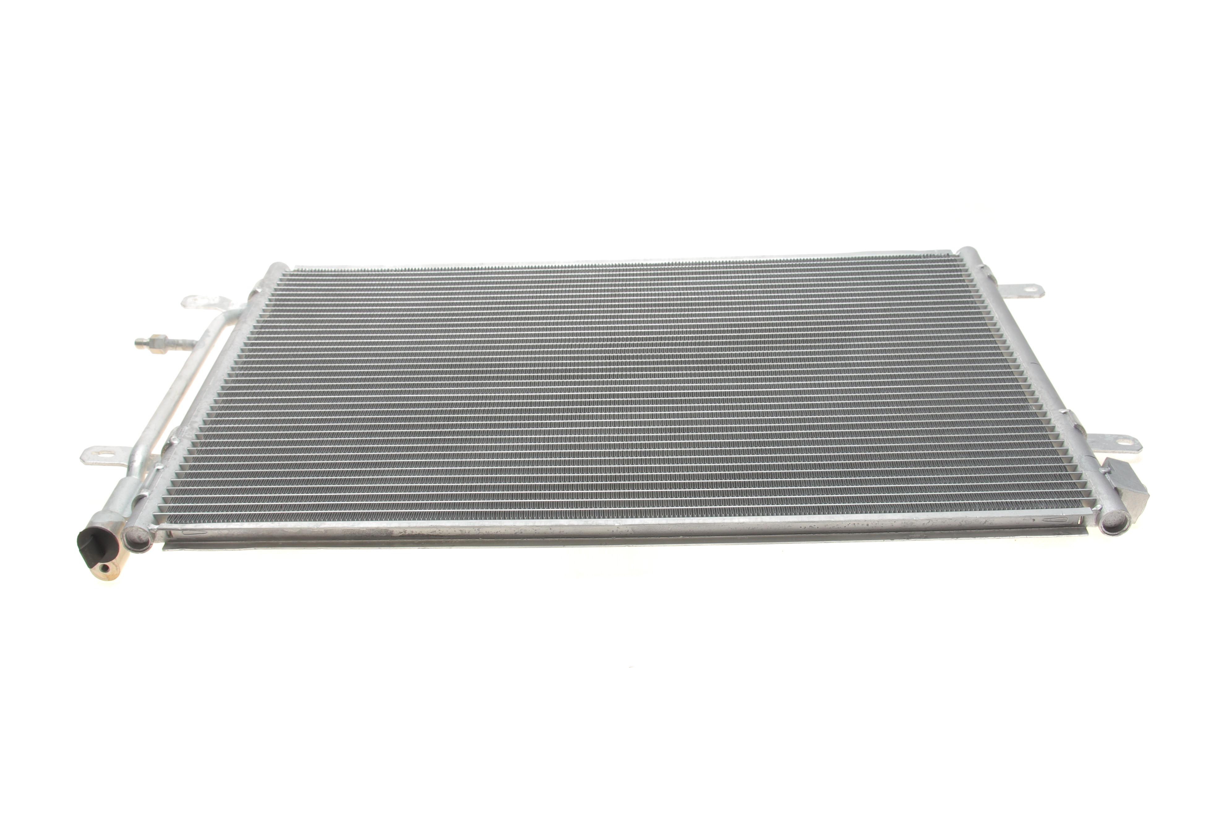 Радіатор кондиціонера Audi A4/Seat Exeo 1.6-3.2 02-13