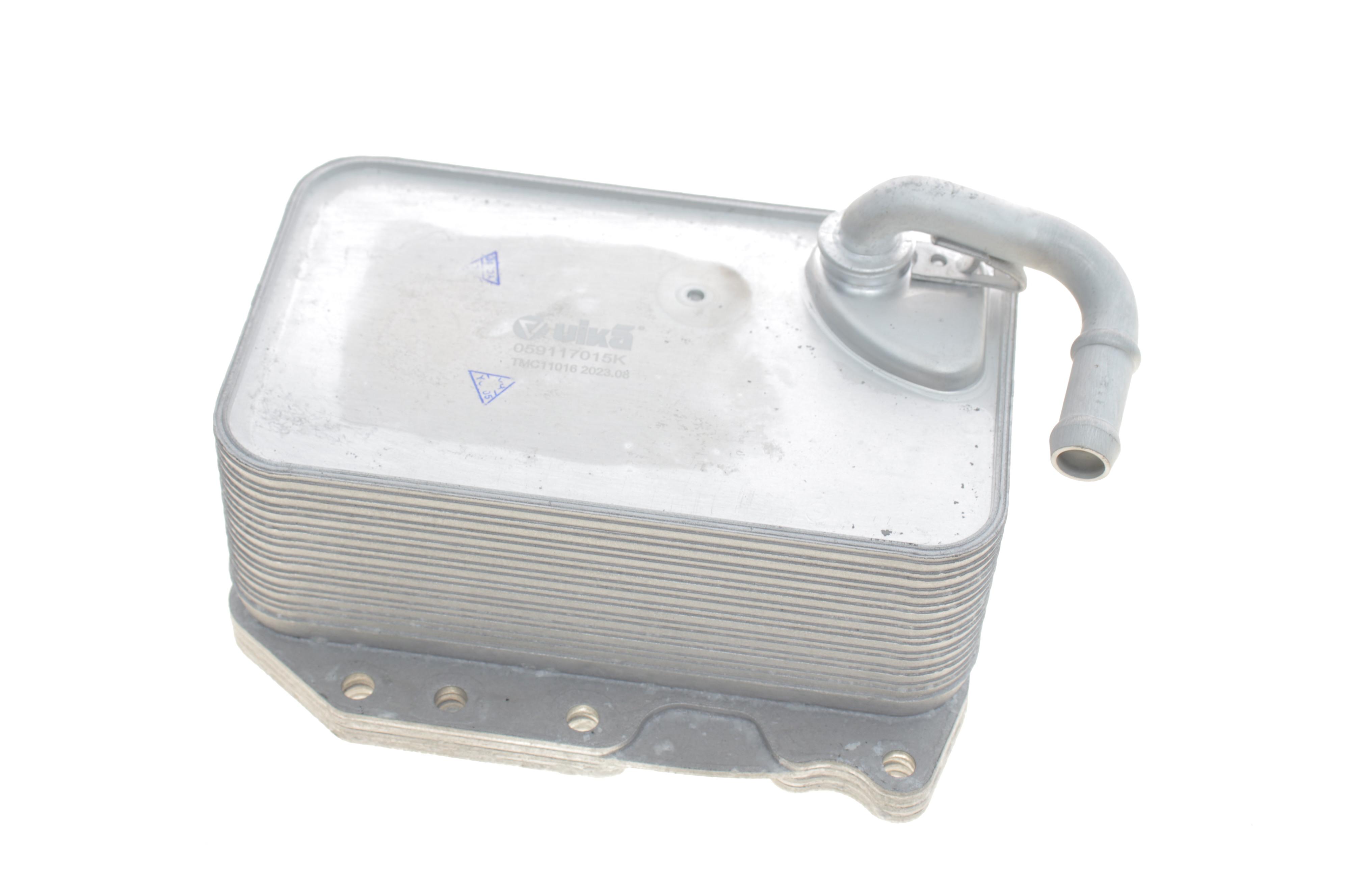 Радиатор масляный Audi A4/A5/A6/A7/A8/Q5/Q7/Q8 3.0 TDI 14- (теплообменник)