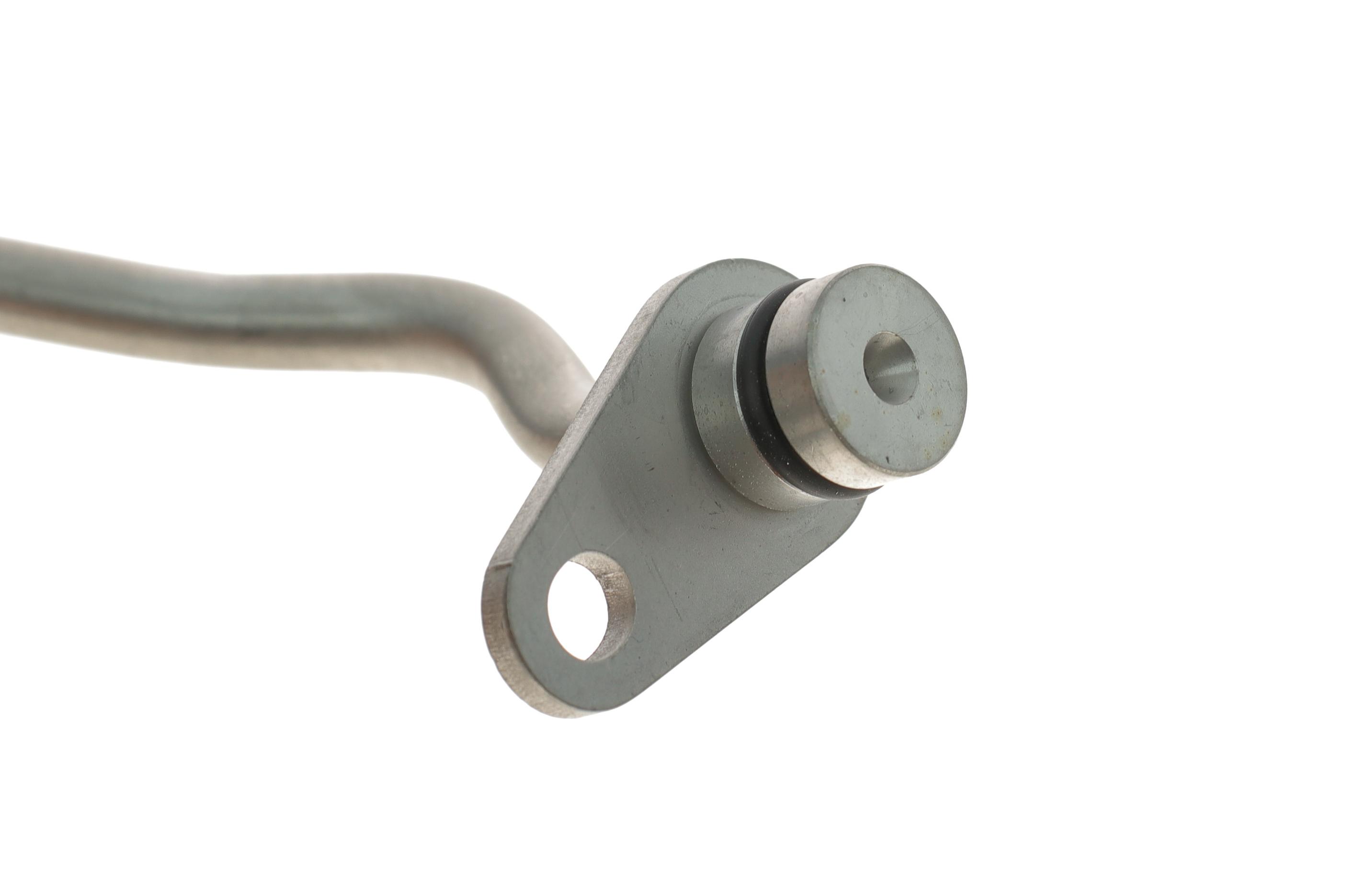 Трубка подачі оливи до турбіни BMW X5 (G05/F95) 4.4 M/xDrive (S63/N63) 19-