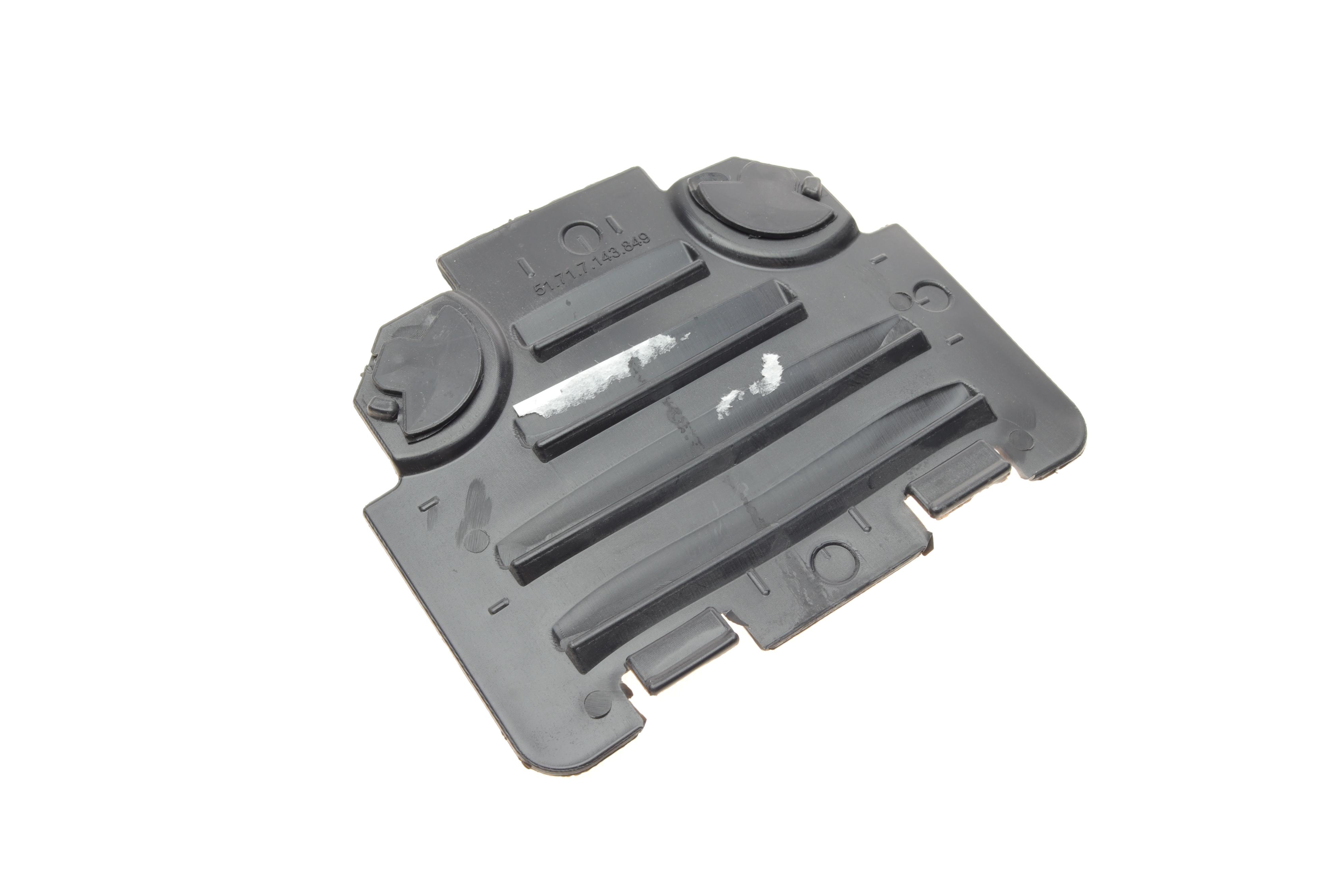 Заглушка підкрильника (переднього) BMW 3 (E90/E91) 05-12 (L)