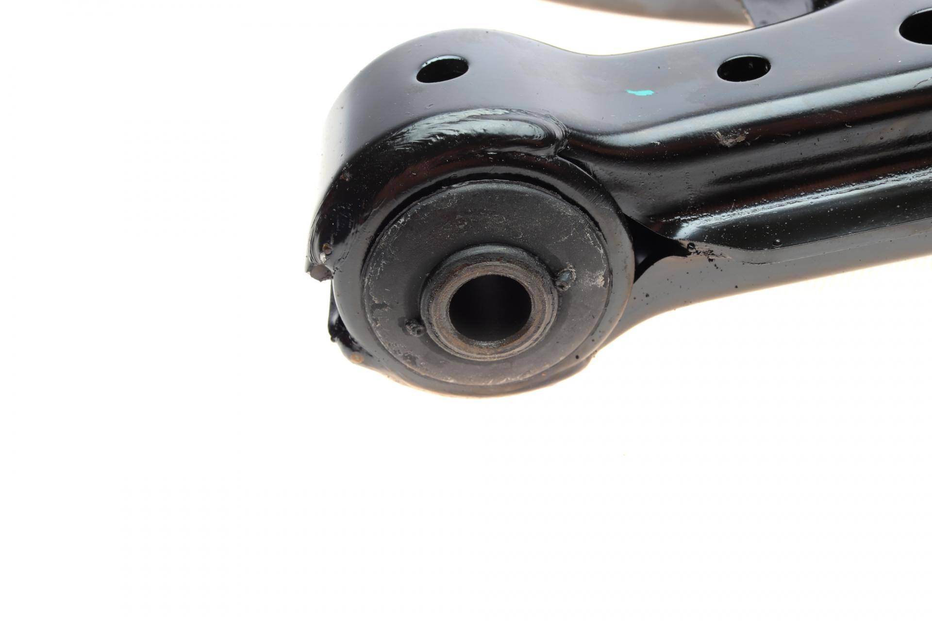 Важіль підвіски (передній/знизу) (R) VW Golf IV 1.0-2.8 V6 97-08 (з кульовою)