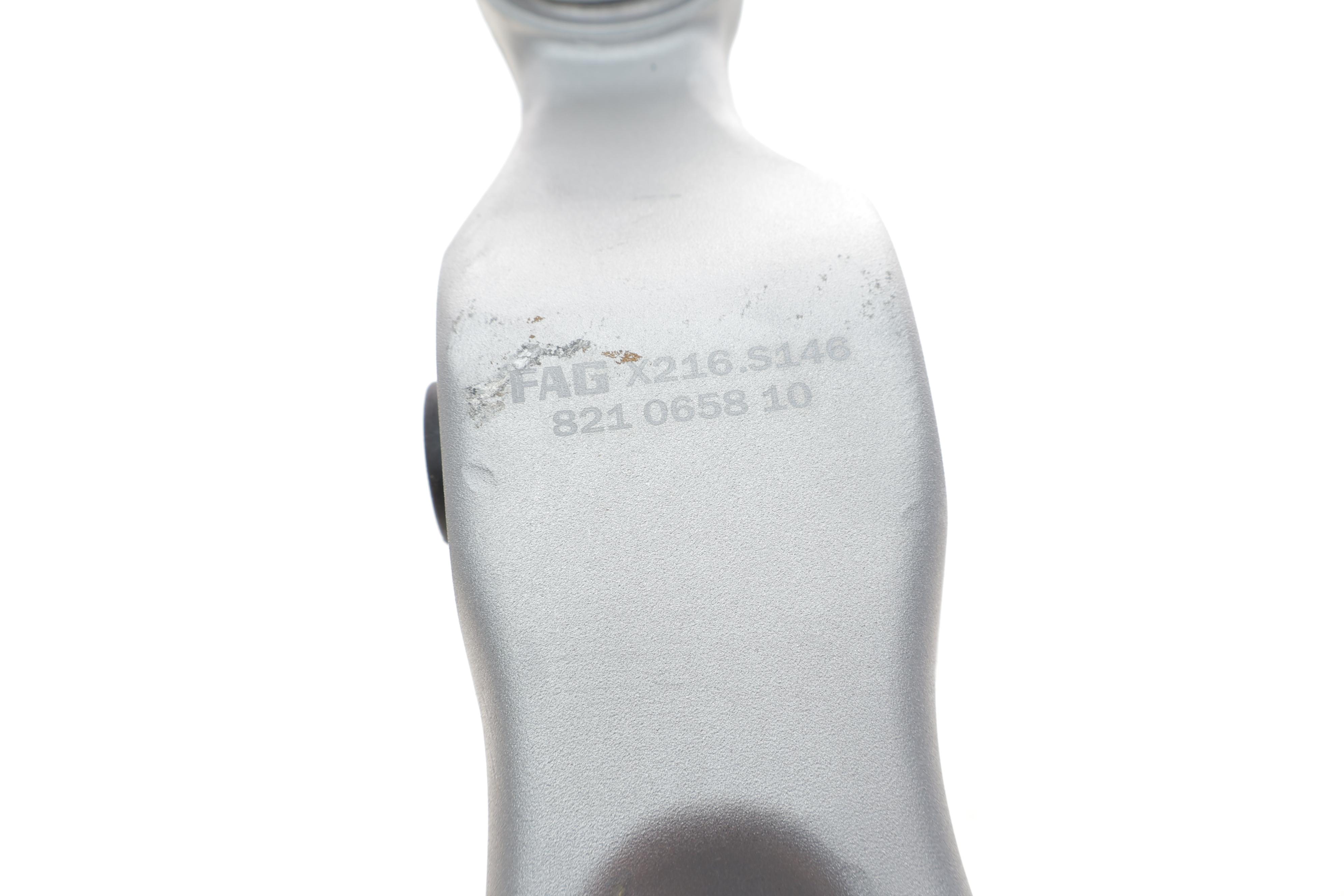 Важіль підвіски (передній/знизу) (R) Audi Q7 06-15, (з номера шасі 4L...7...002801)