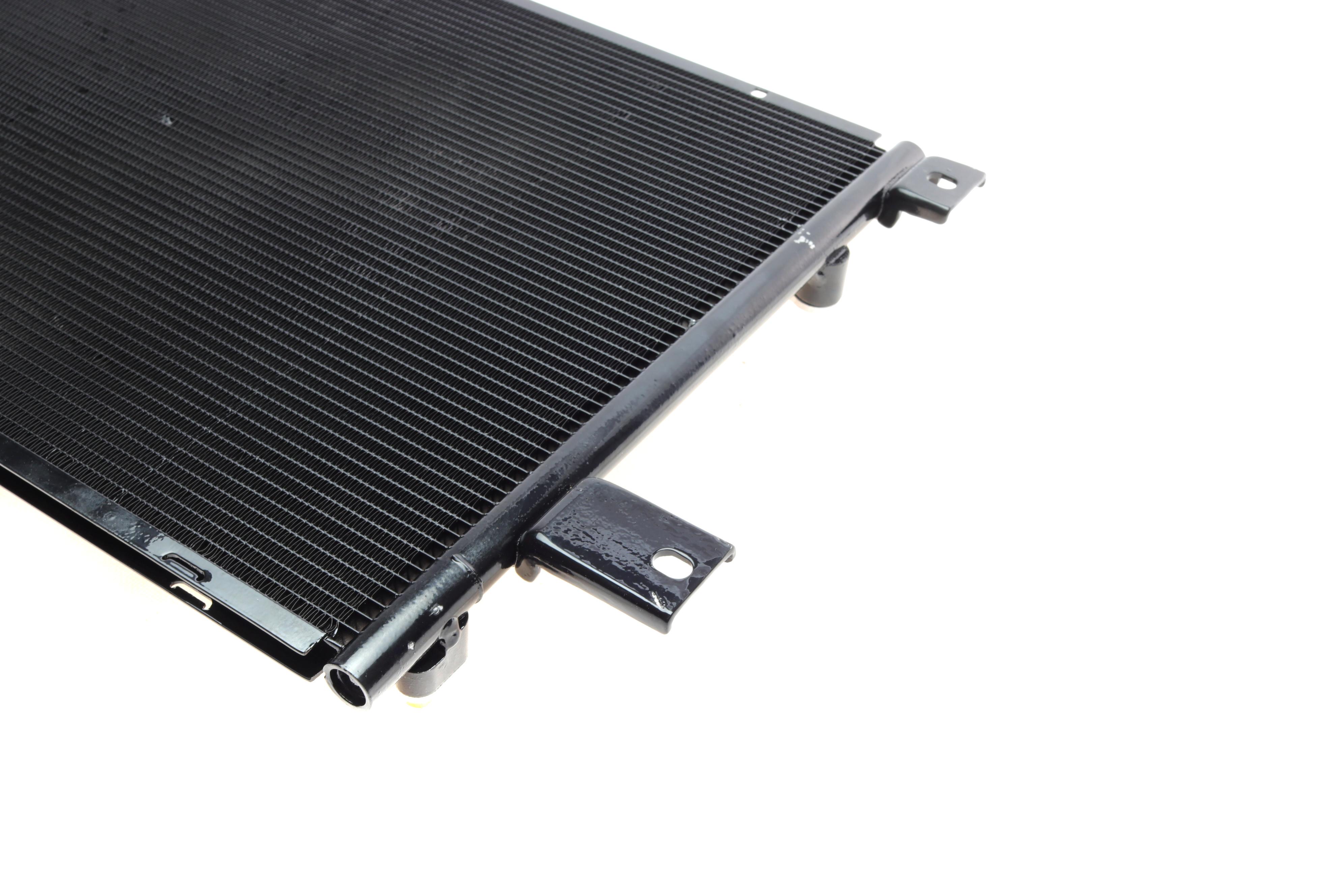 Радіатор кондиціонера Toyota Avensis 2.0D/2.2D 05-08