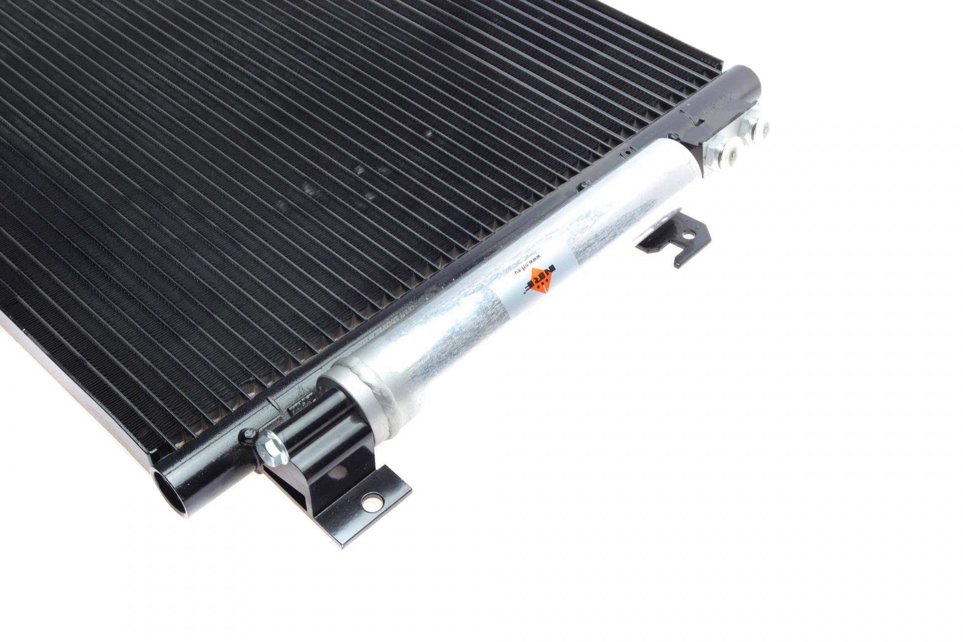 Радіатор кондиціонера Jeep Compass/Patriot 2.0/2.4 06-