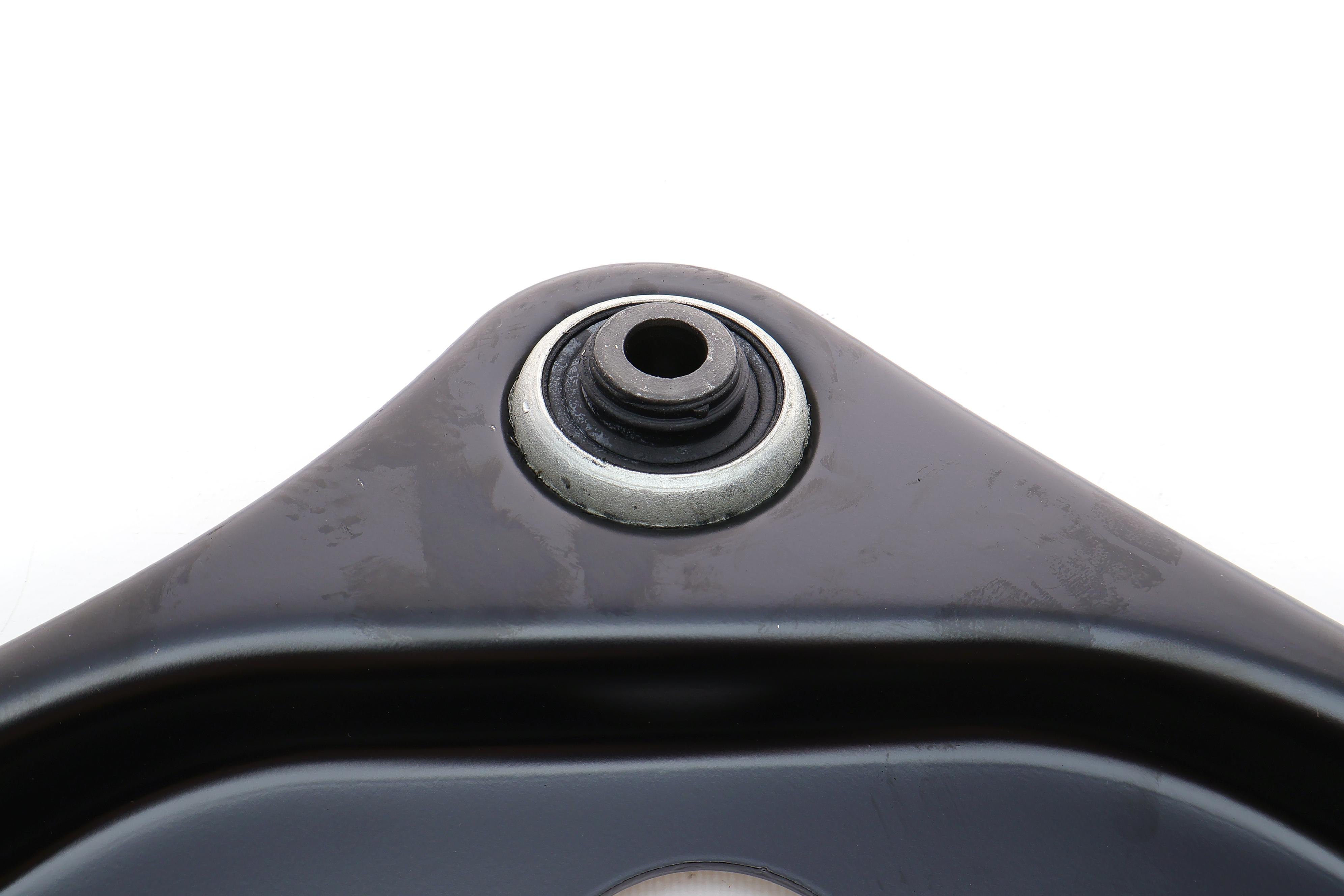 Важіль підвіски (передній/знизу) (R) Citroen C3 Aircross/Opel Crossland 17- d=18