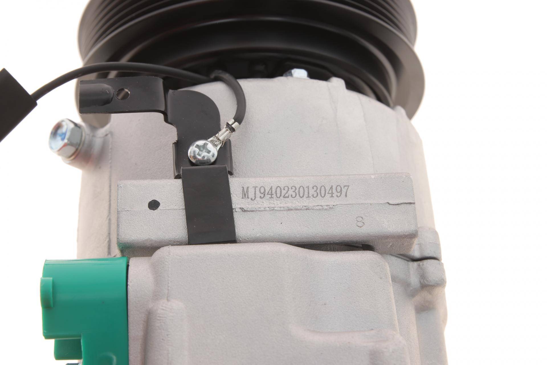 Компресор кондиціонера Hyundai Santa Fe II/Sonata II/Kia Magentis II 2.0 VVTi/2.4/2.7 05-12