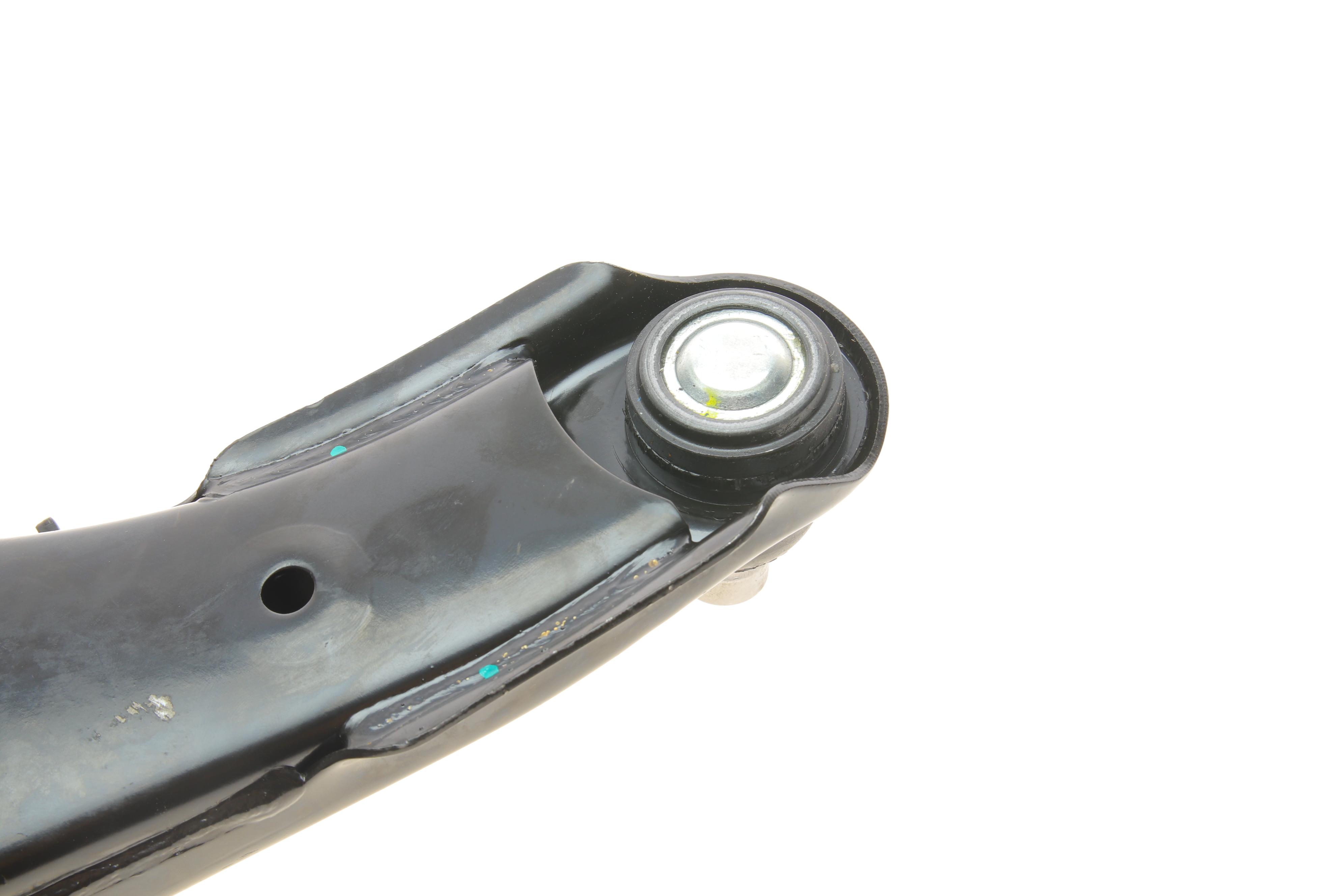 Важіль підвіски (передній/знизу) (R) Mitsubishi Outlander 2.0/2.4 02-06