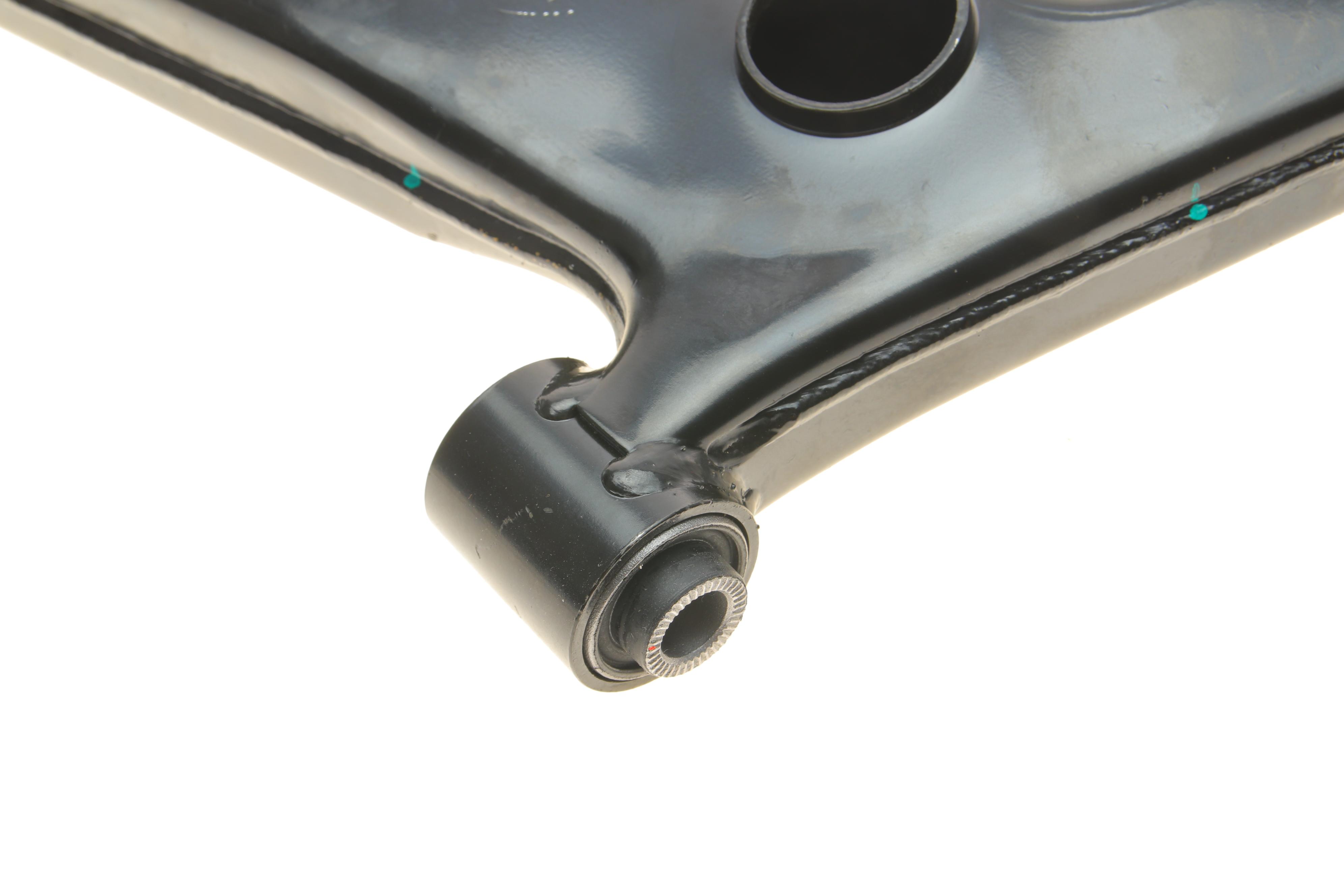 Важіль підвіски (передній/знизу) (R) Mitsubishi Outlander 2.0/2.4 02-06