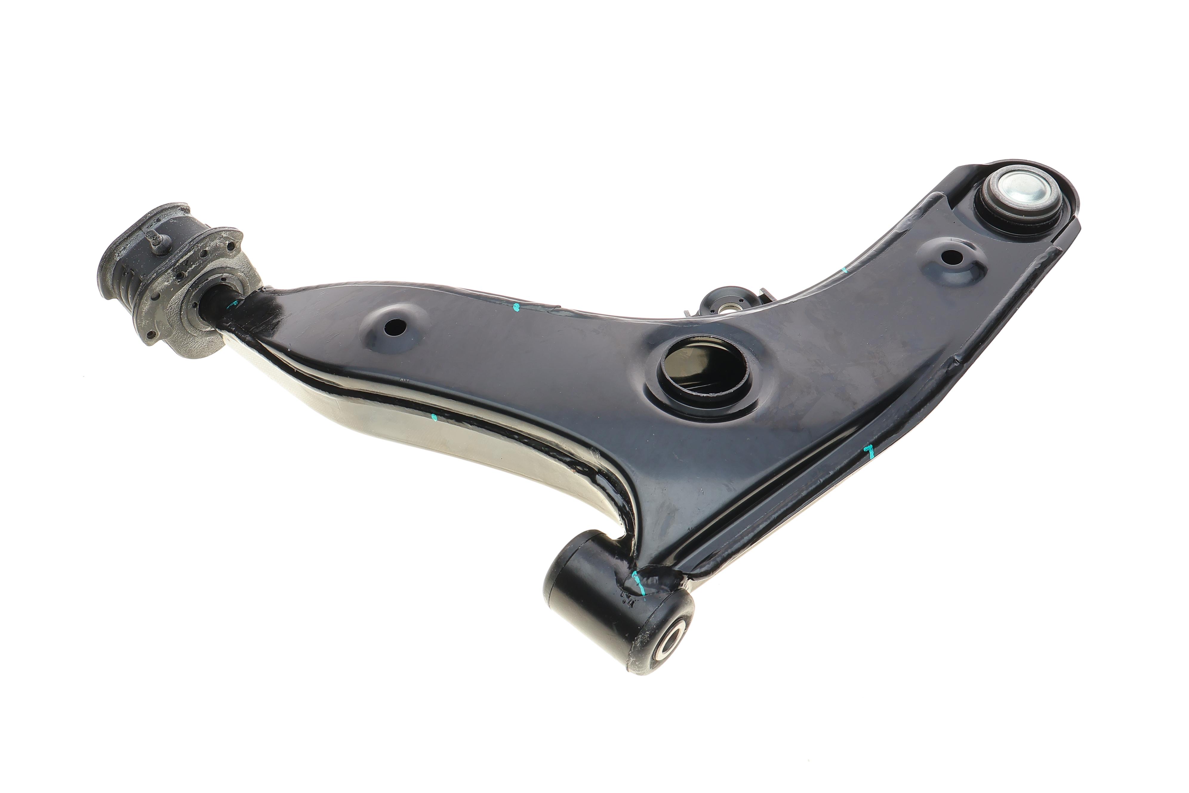 Важіль підвіски (передній/знизу) (R) Mitsubishi Colt/Lancer 91-03