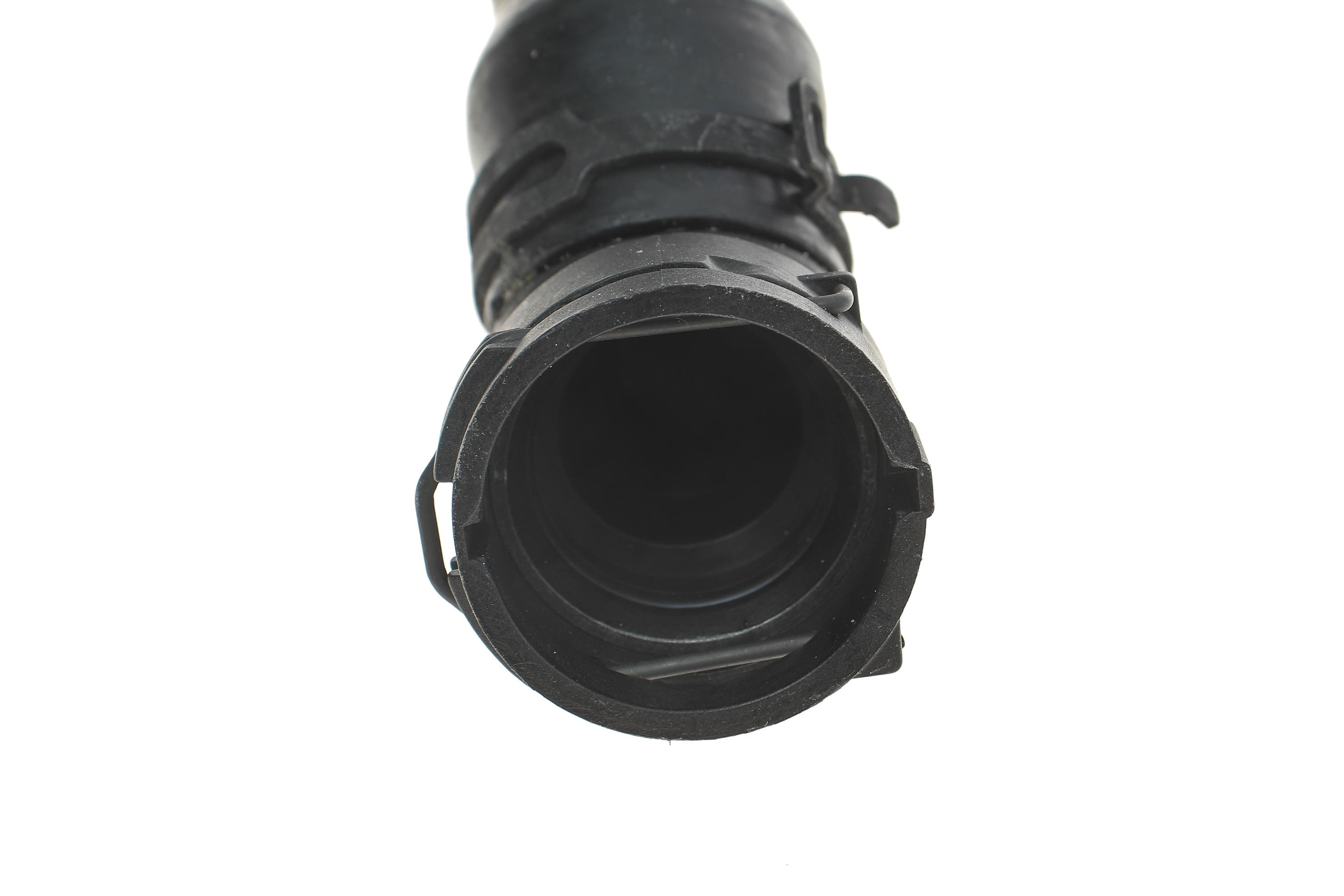 Патрубок радіатора Skoda Octavia/VW Golf IV 97-10