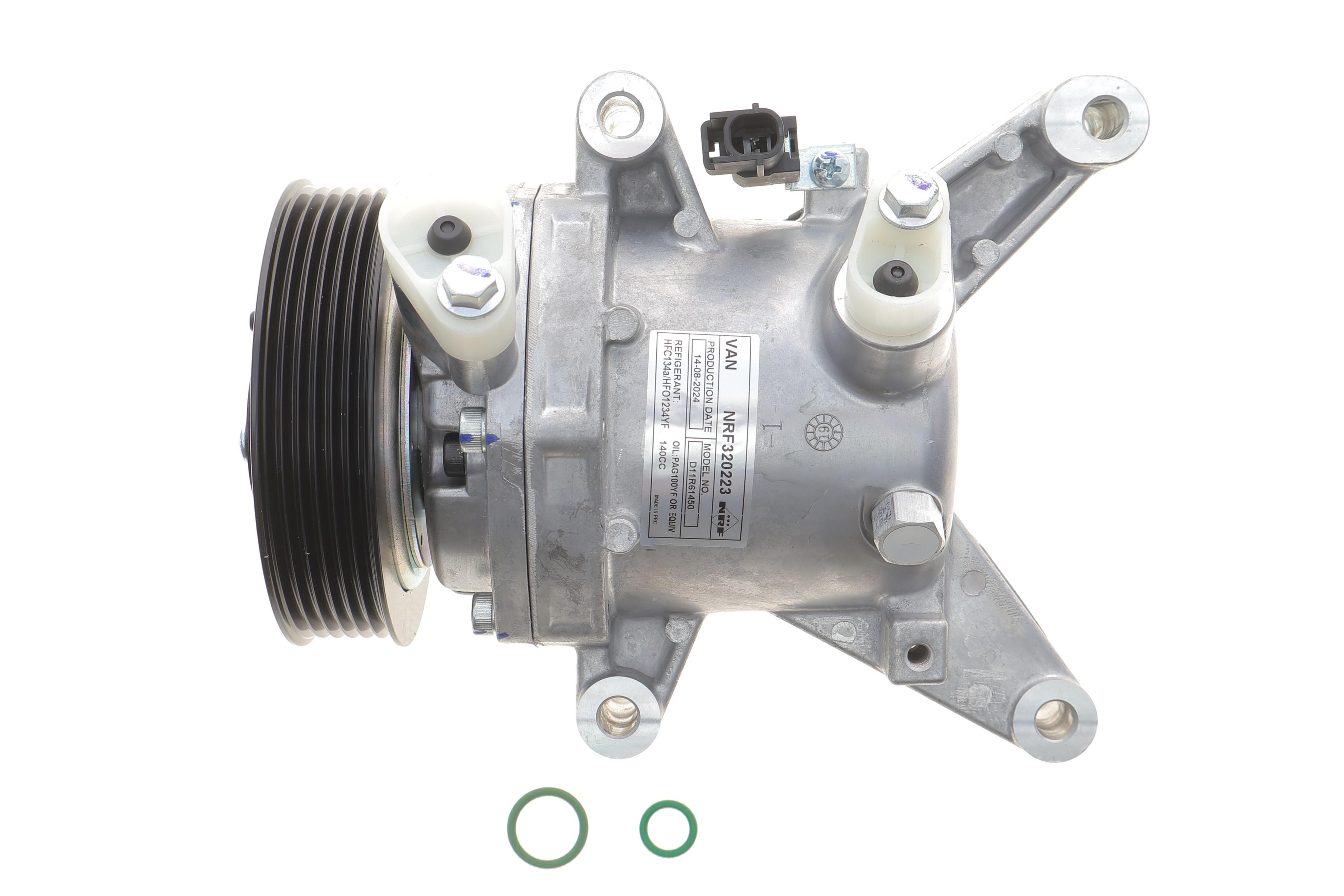 Компресор кондиціонера Mazda 2/CX-3 14-