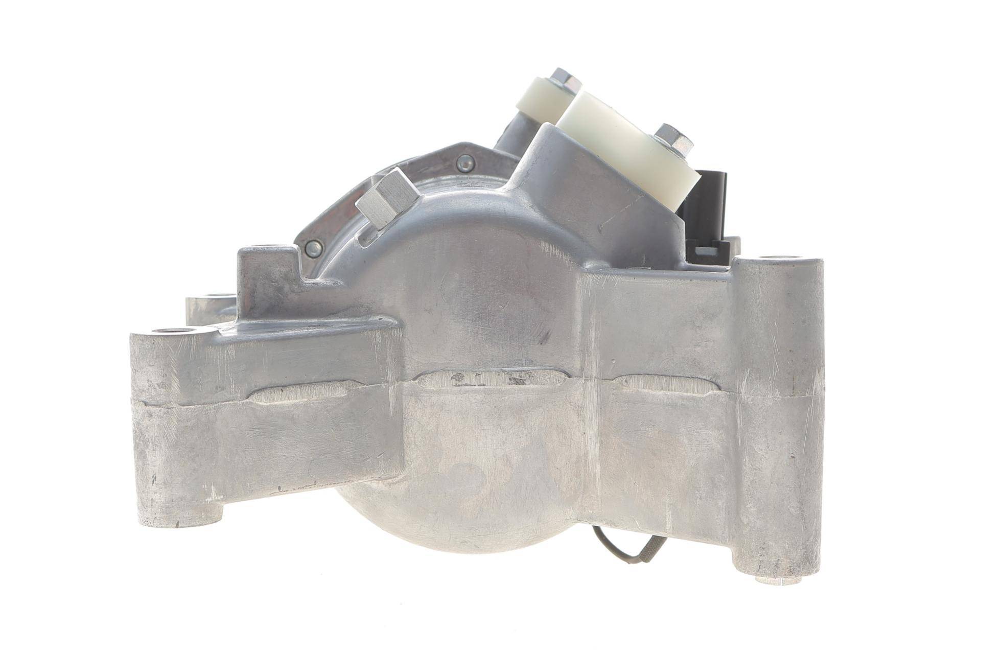 Компресор кондиціонера Mazda 2/CX-3 14-