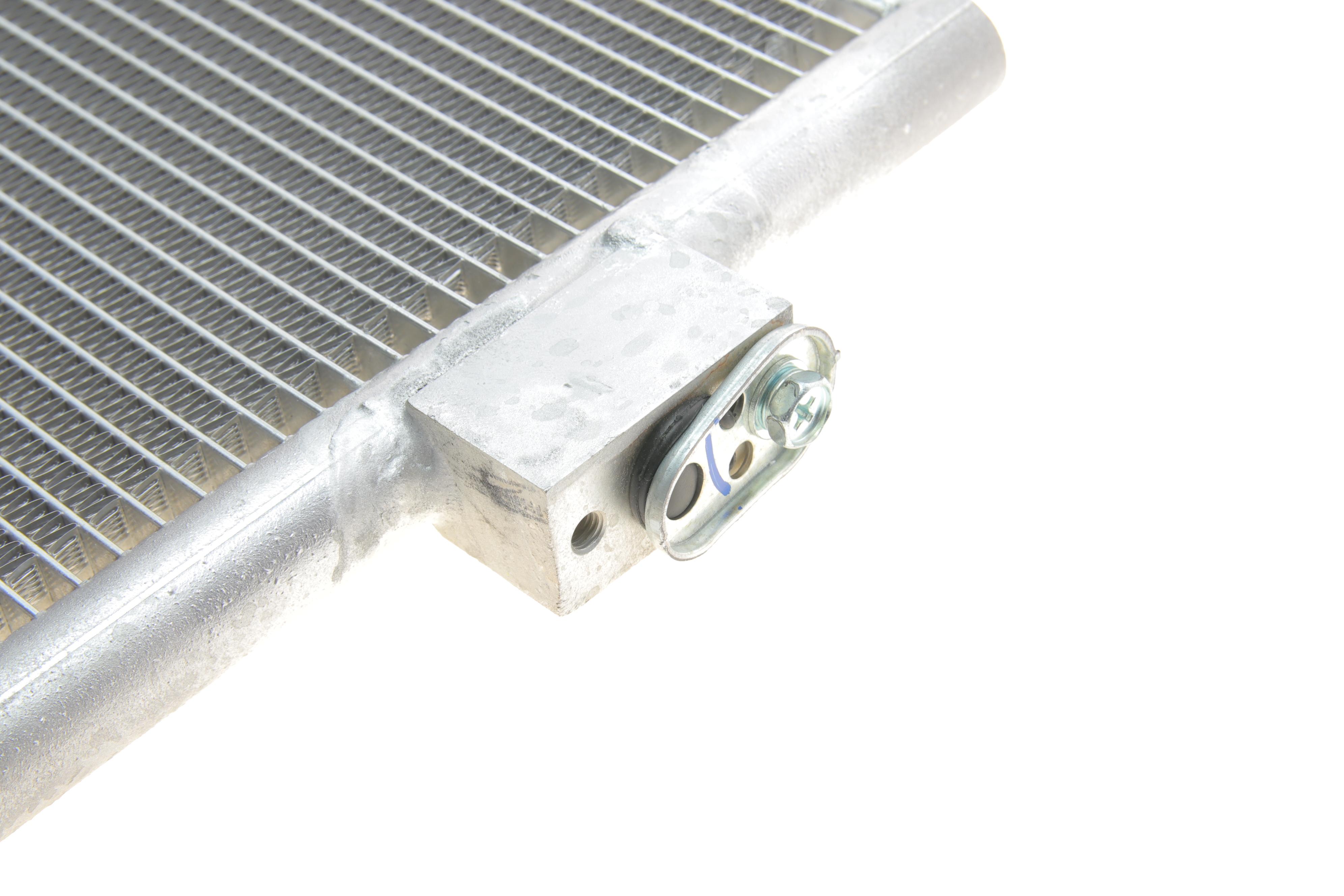 Радиатор кондиционера (с осушителем) Citroen C1/Peugeot 107/Toyota Aygo 1.0/1.4HDi 05-14