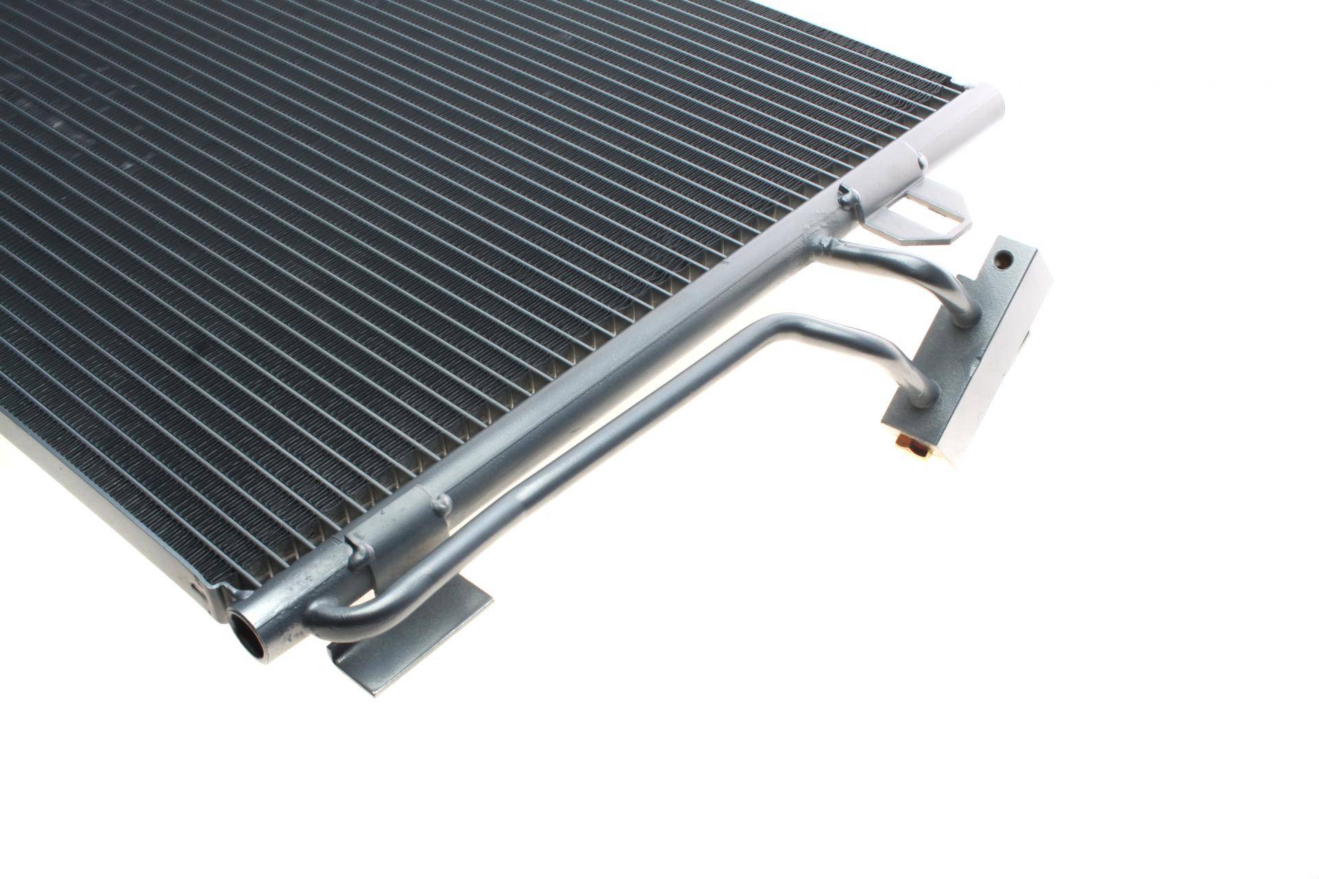 Радіатор кондиціонера MB Vito (W639) 2.2CDI 03-08 (сис-ма конд. з ручним управлінням)