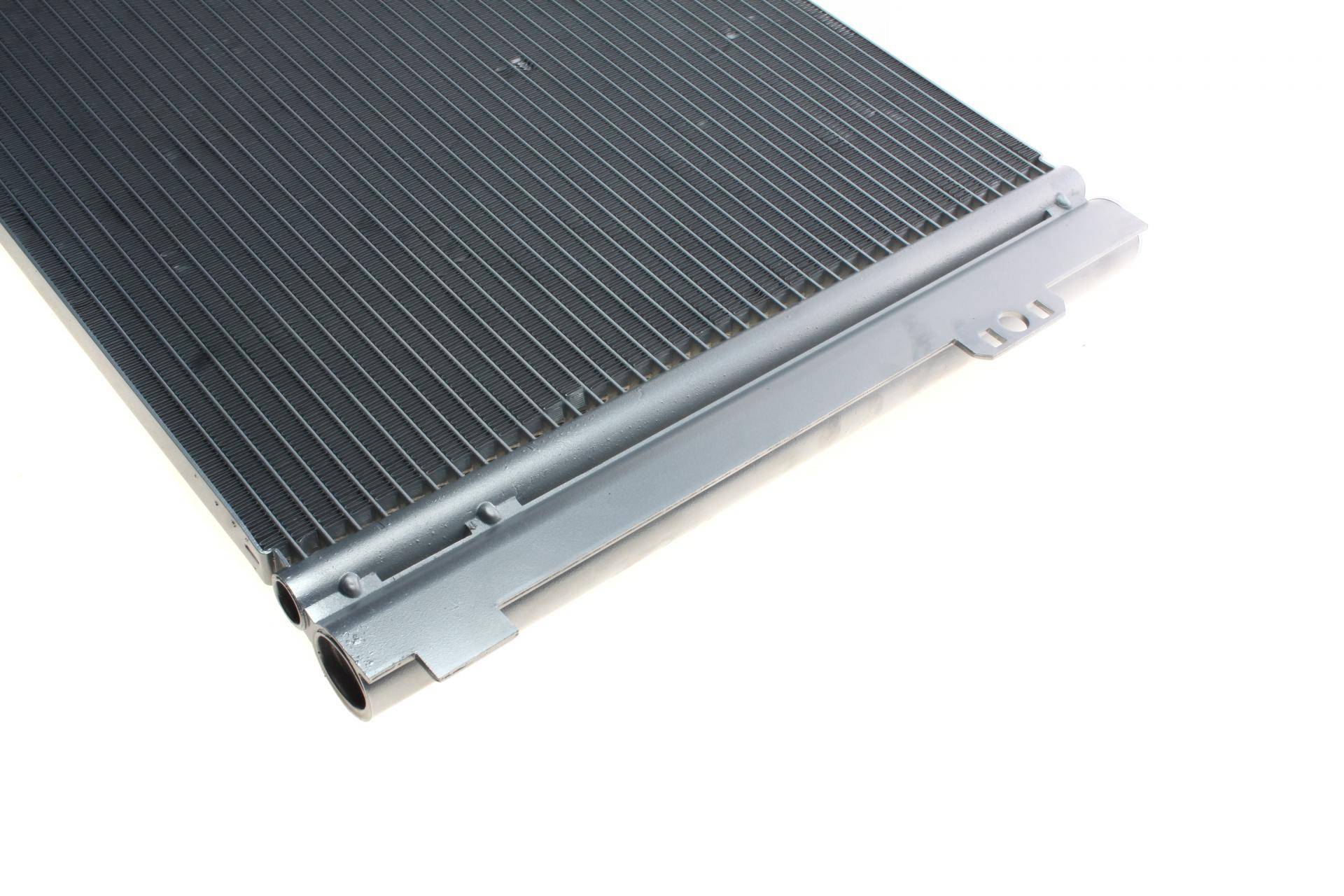 Радіатор кондиціонера MB Vito (W639) 2.2CDI 03-08 (сис-ма конд. з ручним управлінням)