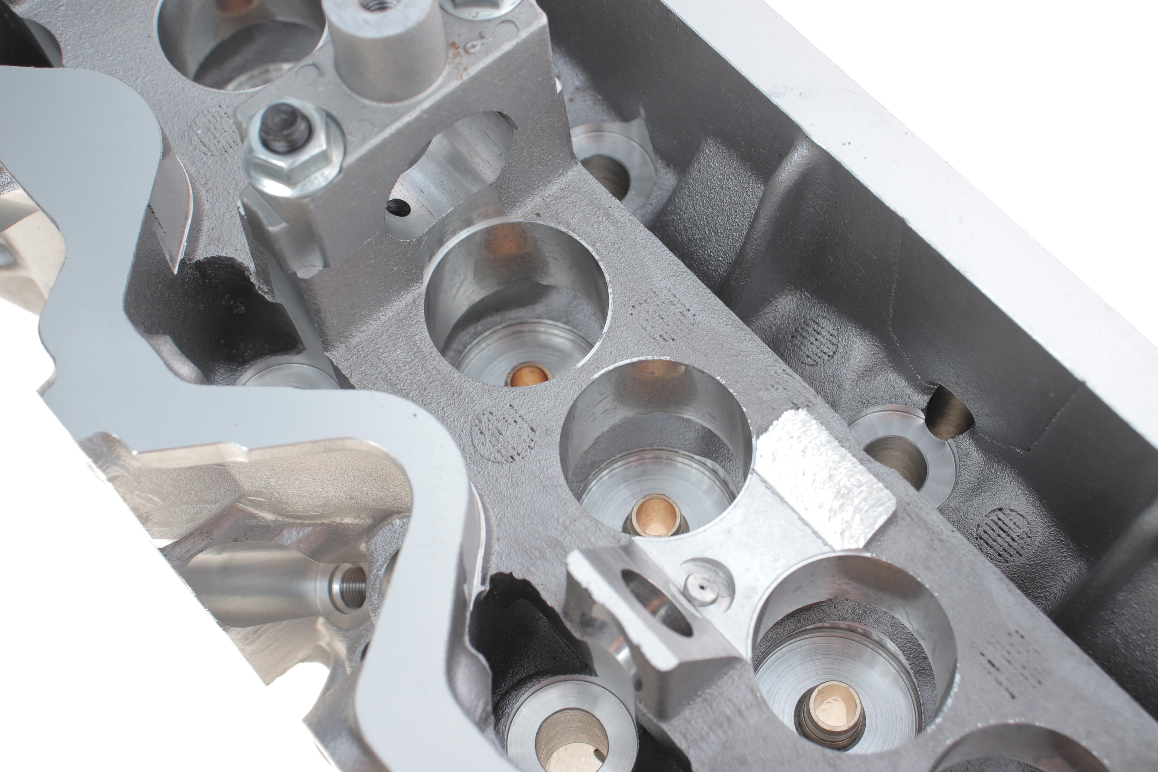 Головка блока цилиндров VW Crafter 2.5TDI 06-13