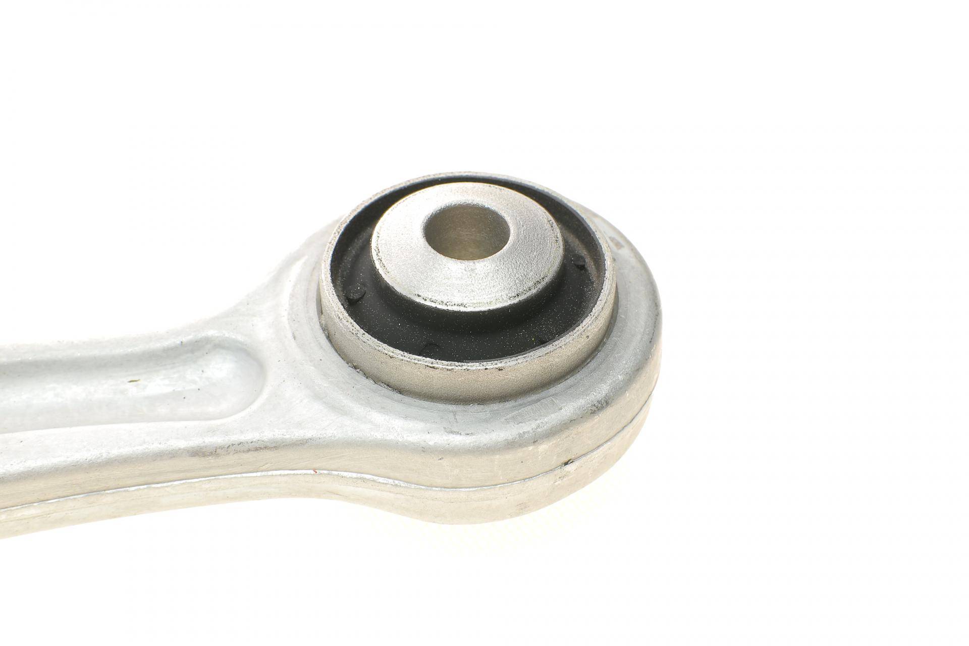 Важіль підвіски (задній/зверху/спереду) (R) MB C-class (W204/W205)/E-class (W212/W213) 07-