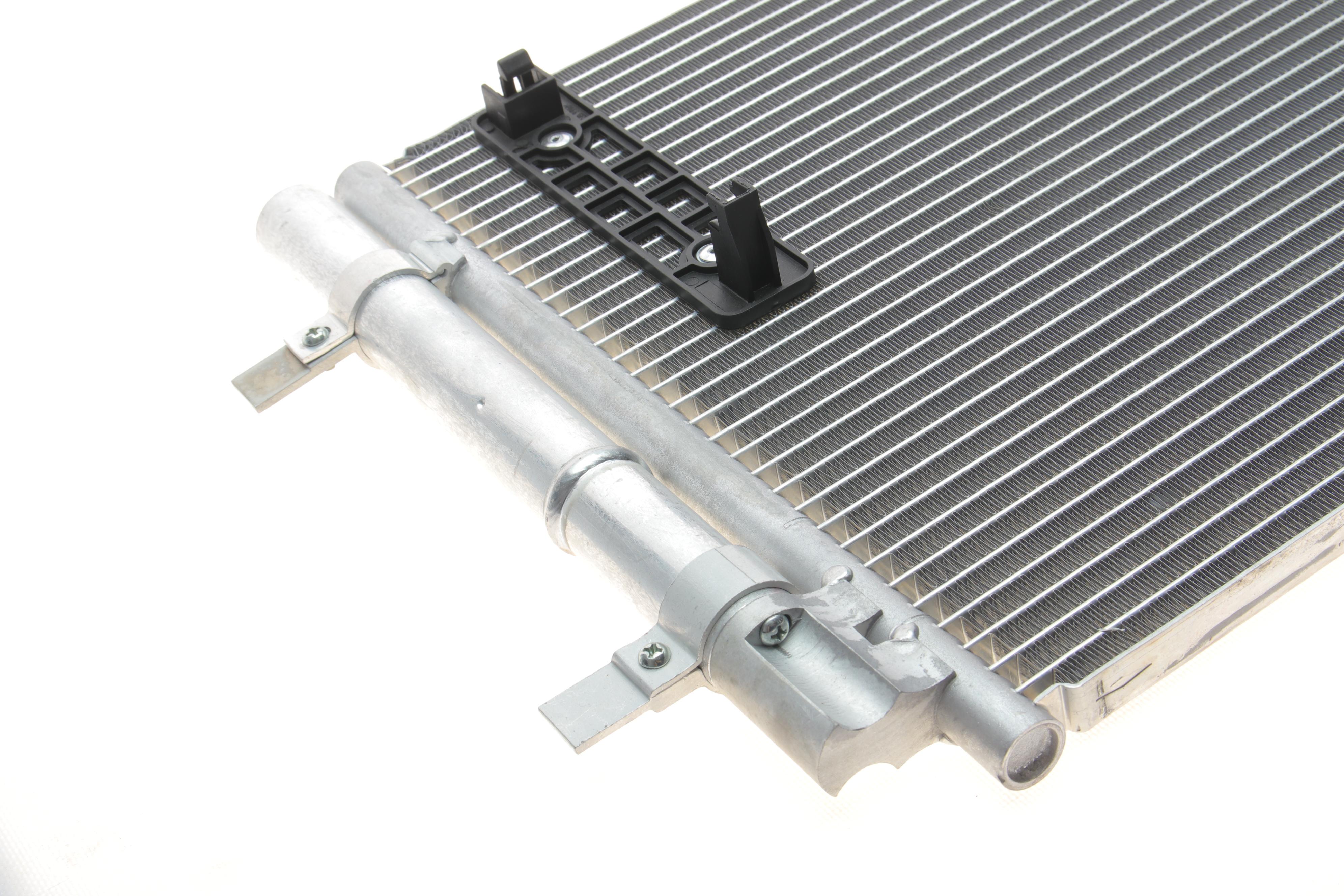 Радиатор кондиционера Audi A4/A5/Q5 1.8TFSI/2.0/3.0TDI/3.2FSI 07-17