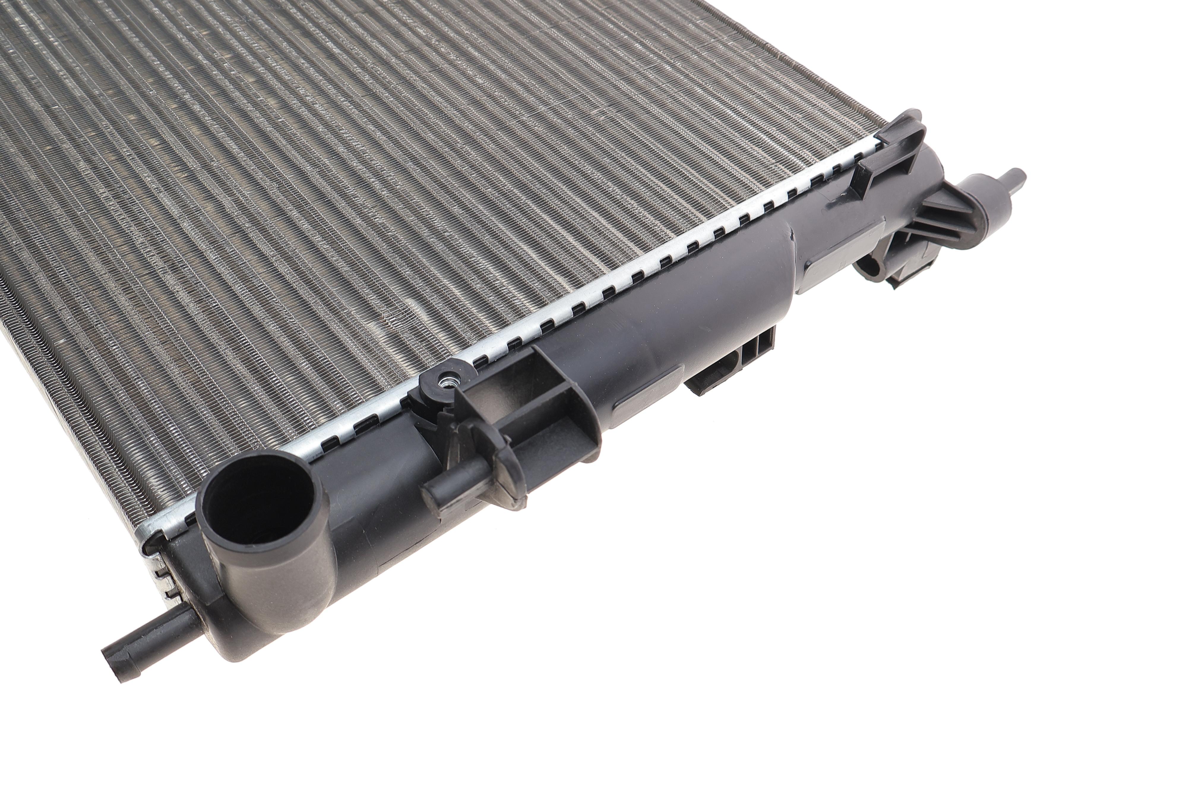 Радіатор охолодження Opel Combo 1.7 DI 16V 01-