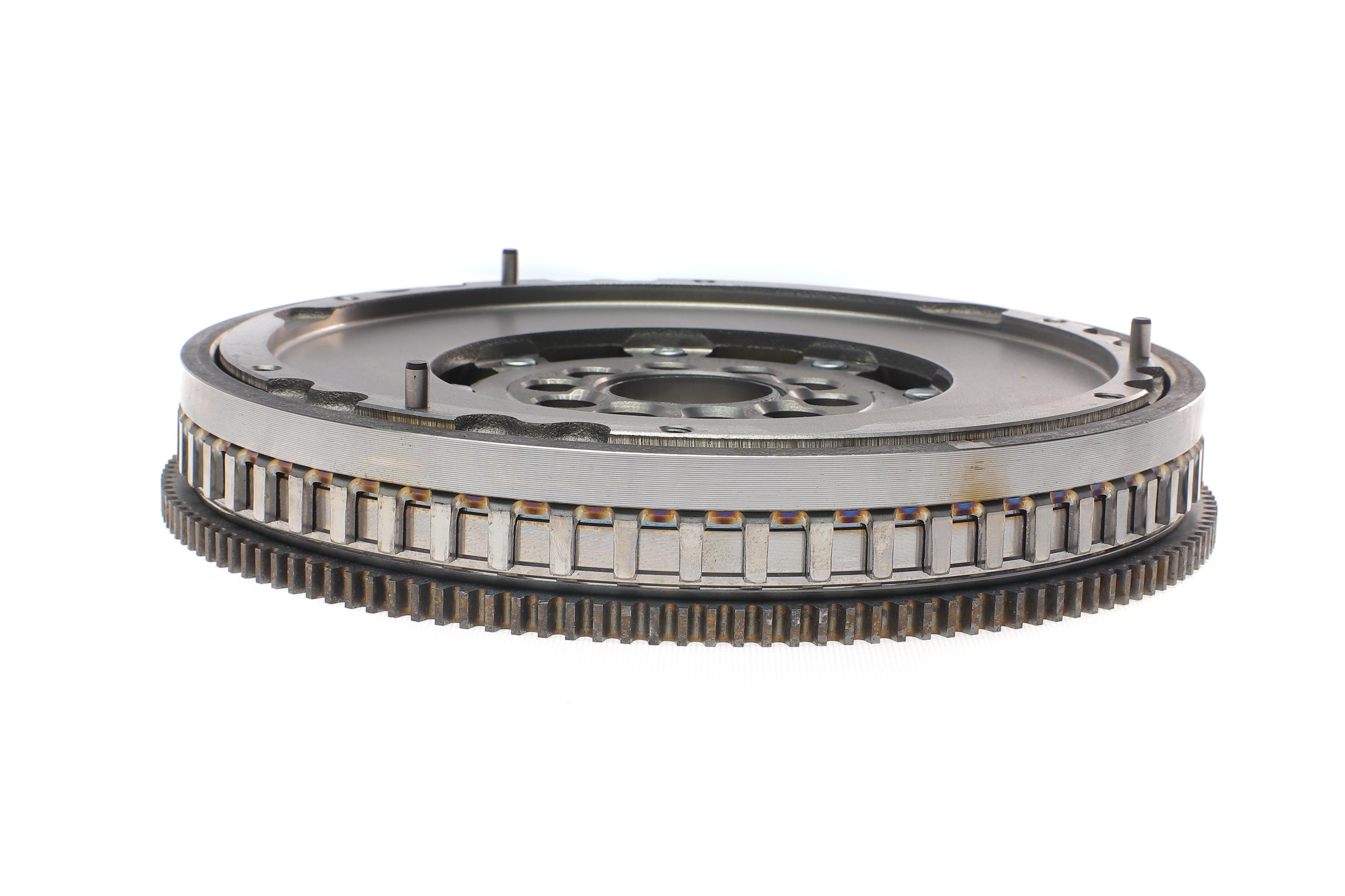 Демпфер сцепления Volvo C70/S60/S80/V50/V70/XC60/XC70/XC90 01-10, (D5244)