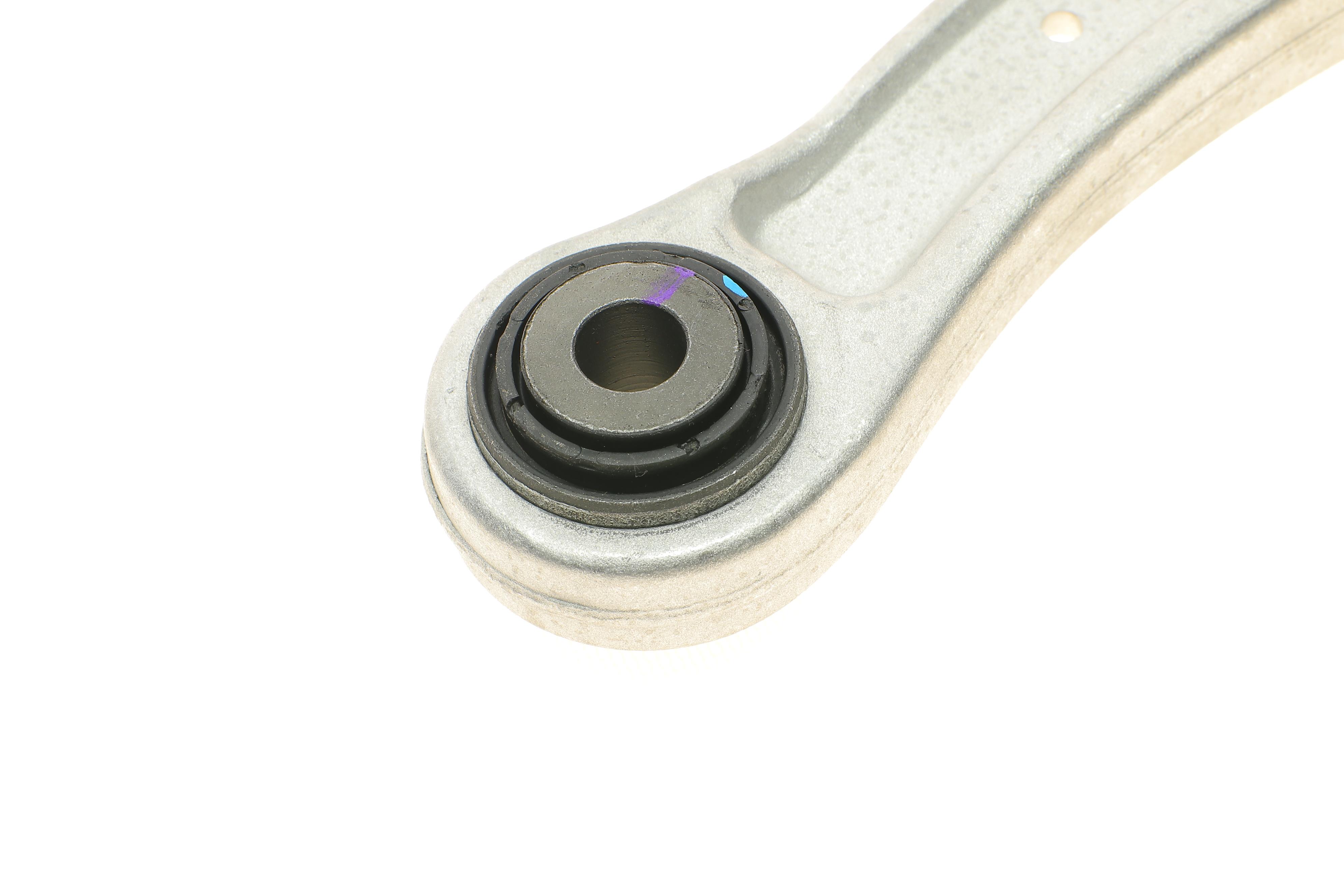 Важіль підвіски (задній/зверху/спереду) Audi Q7/VW Touareg 02-18