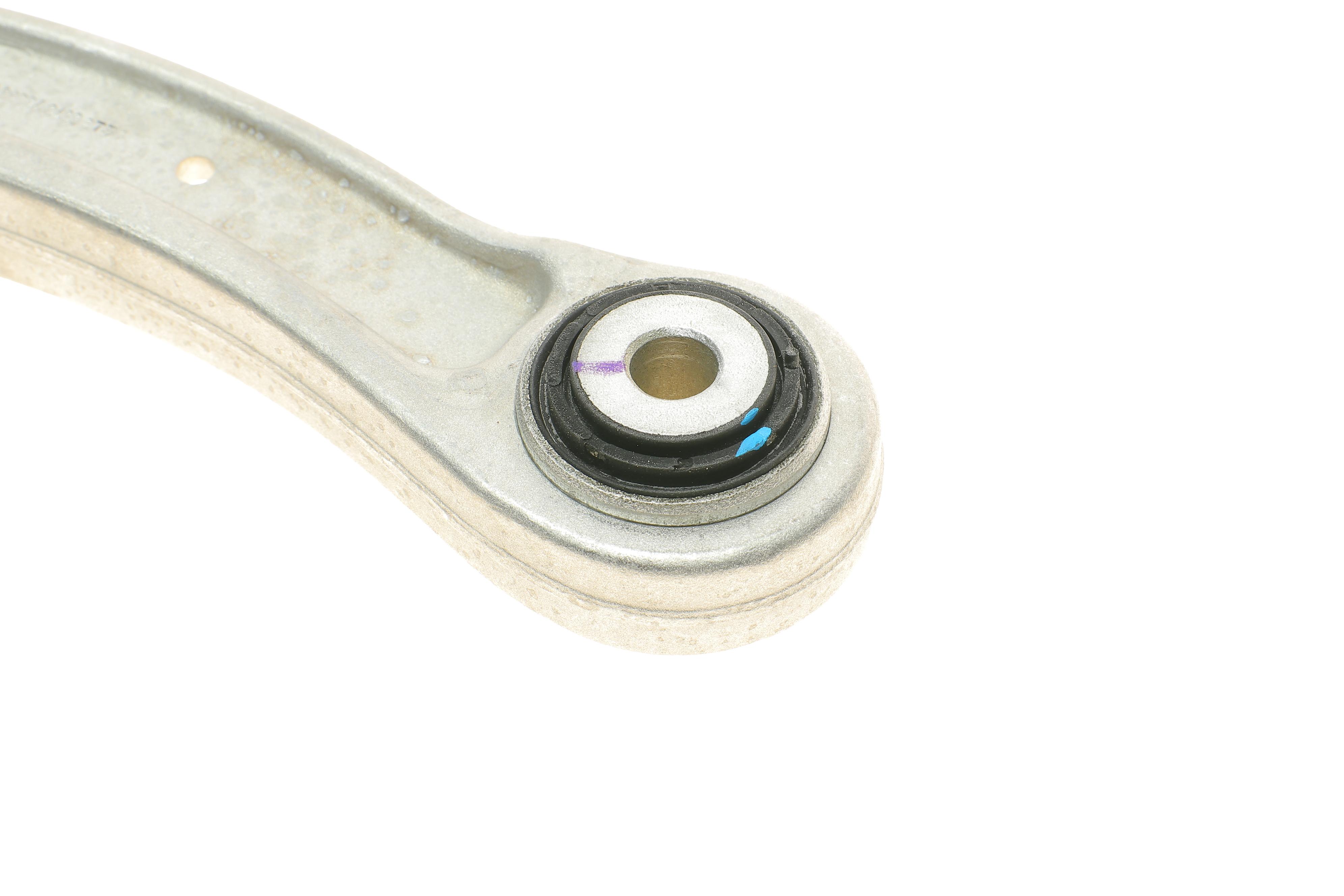 Важіль підвіски (задній/зверху/спереду) Audi Q7/VW Touareg 02-18