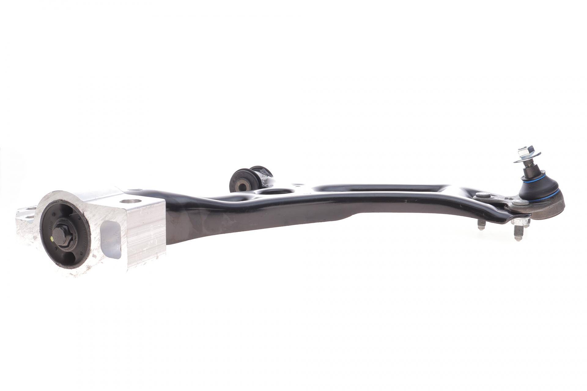 Важіль підвіски (передній/знизу) (R) VW Caddy/Golf/Touran/Skoda Octavia 03- (з кульовою)