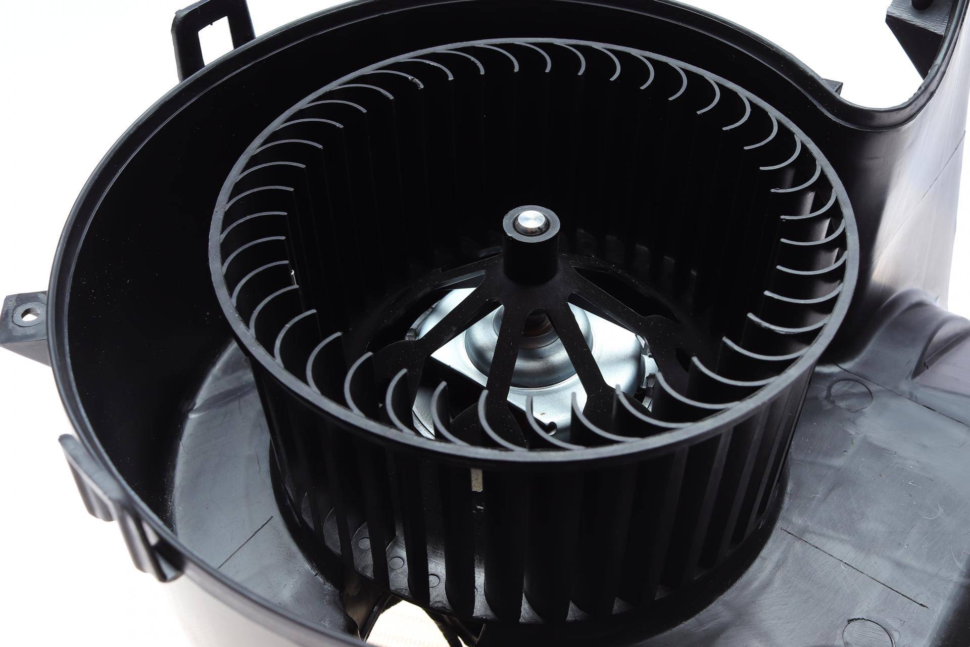 Моторчик пічки Opel Vectra C/Signum 02-