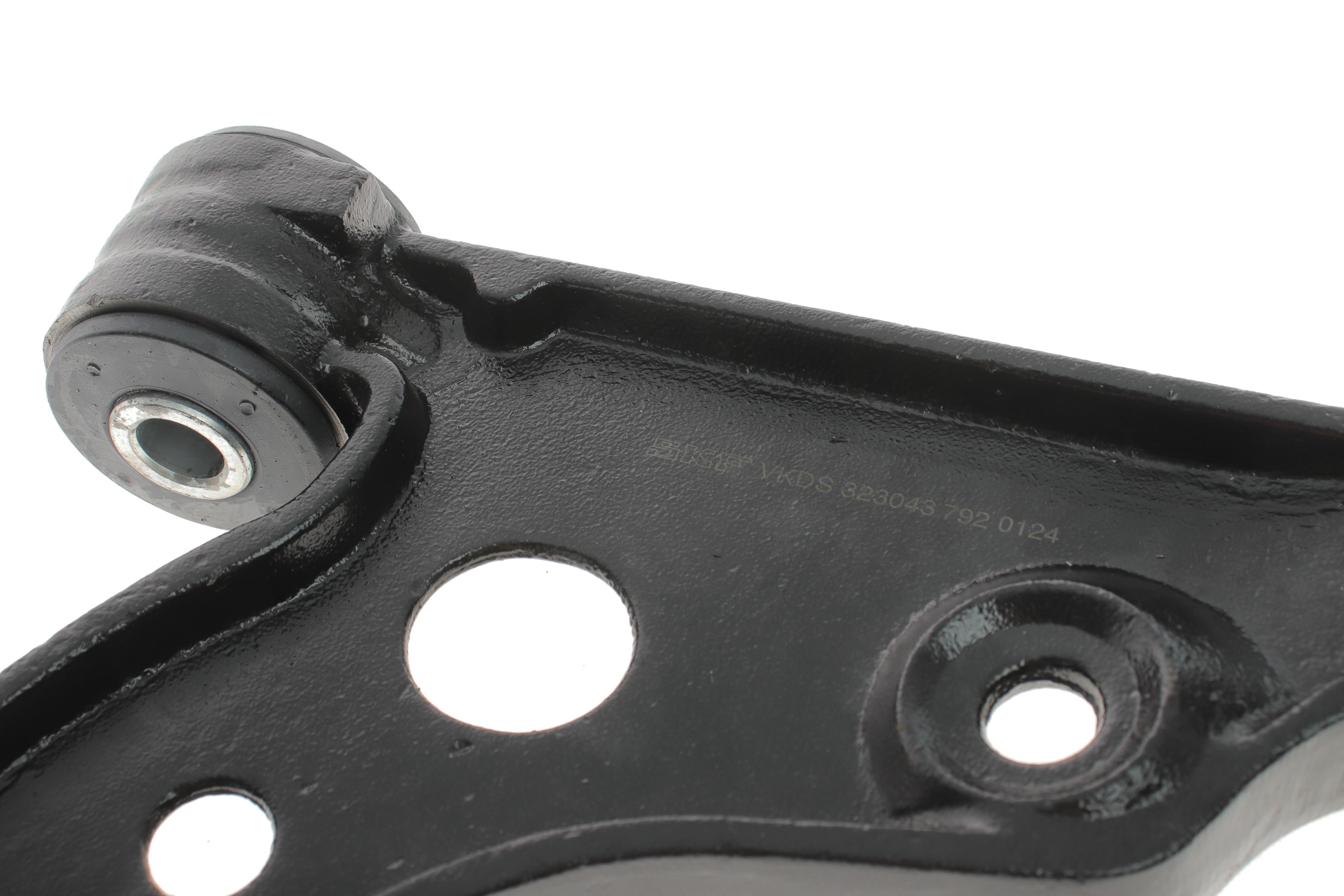 Важіль підвіски (передній/знизу) (R) Citroen Jumper/Fiat Ducato/Peugeot Boxer 94-06 (без кульової)