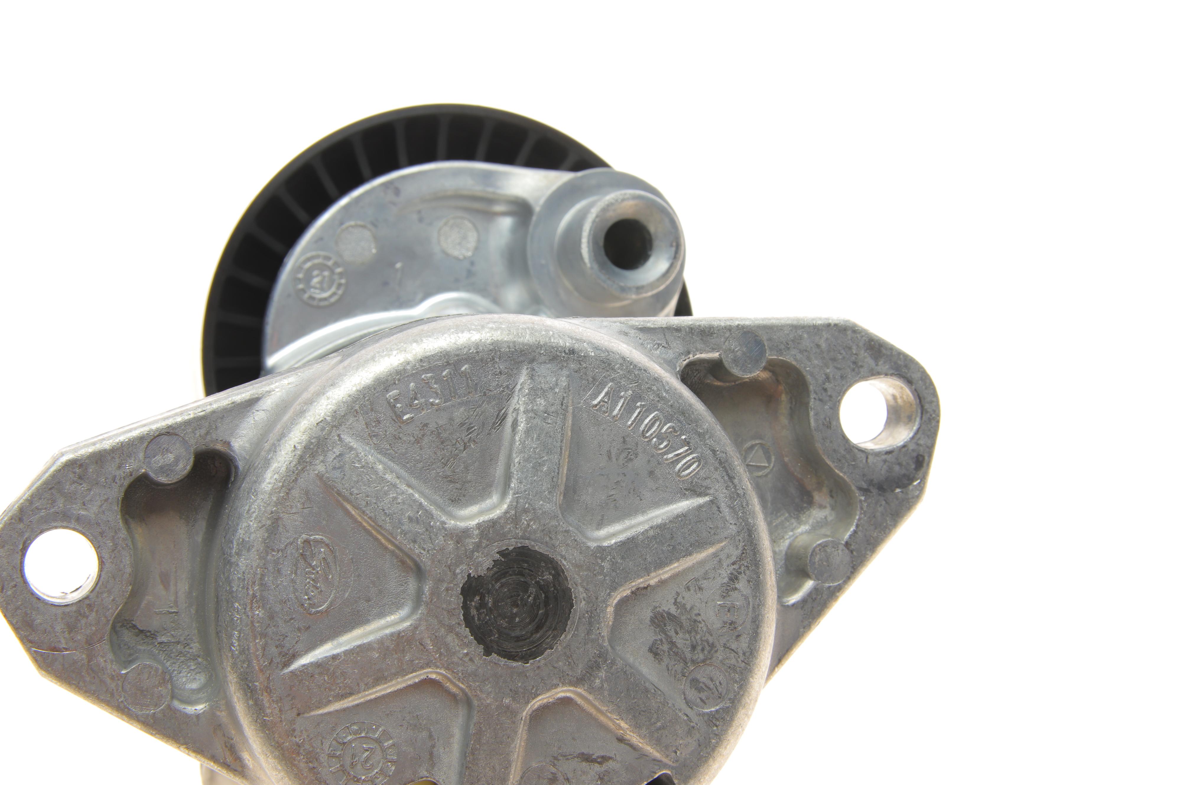 Натяжитель ремня генератора MB C-class (W204)/E-class (W211/W212) 6.2 06- M156