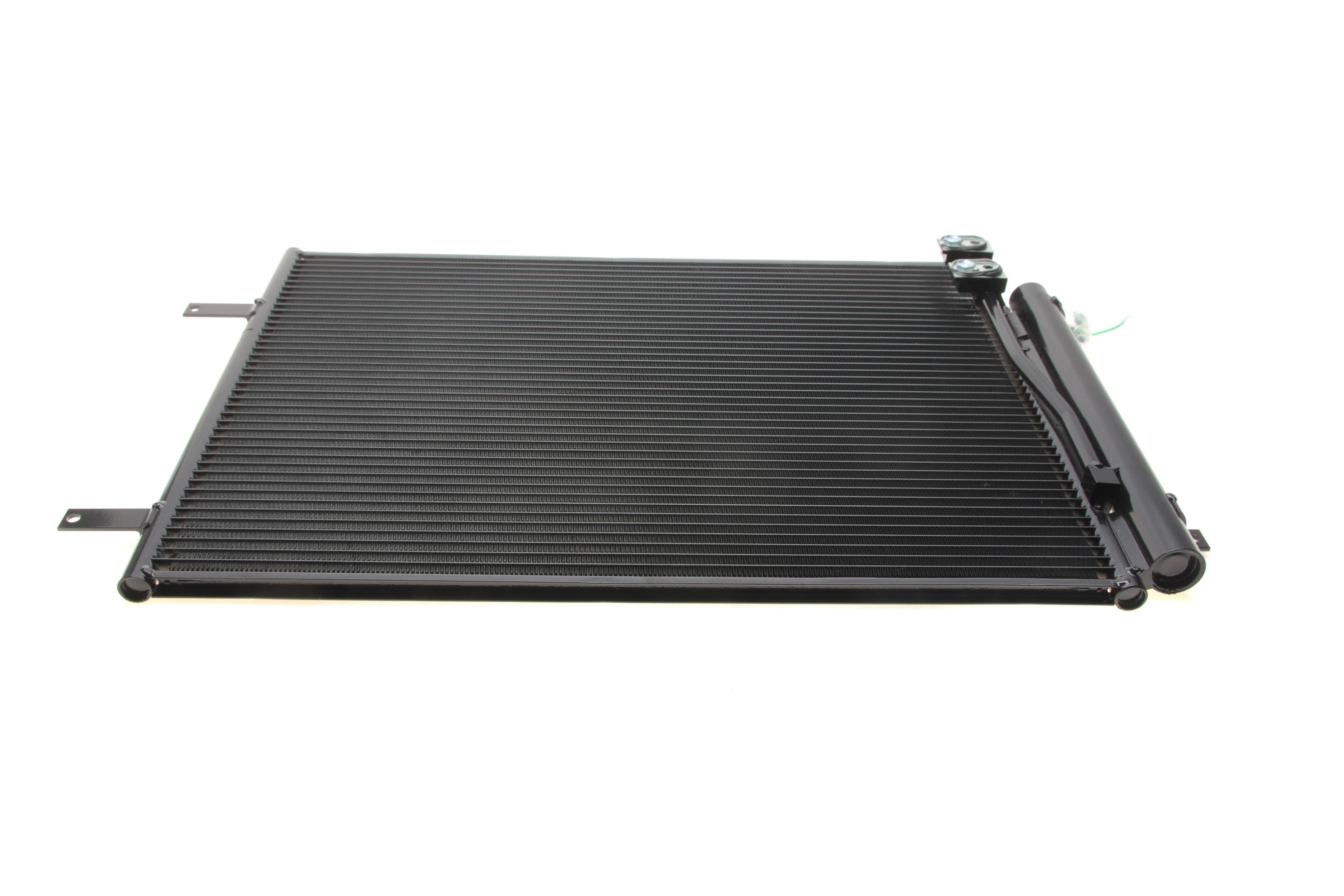 Радіатор кондиціонера VW Passat B7 2.0TDI 10-