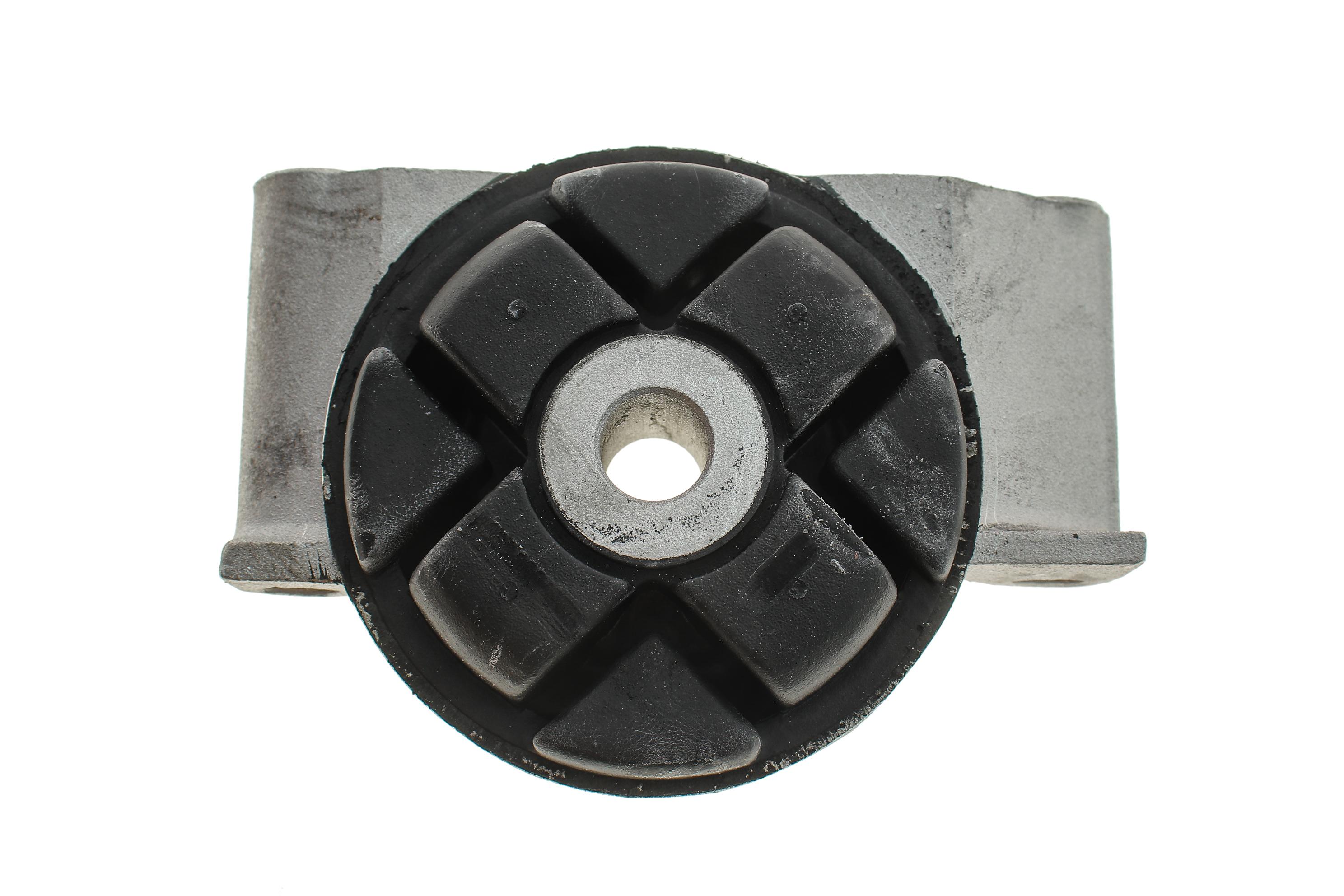 Подушка КПП Audi 80/100 1.3-2.8 -96 (L)