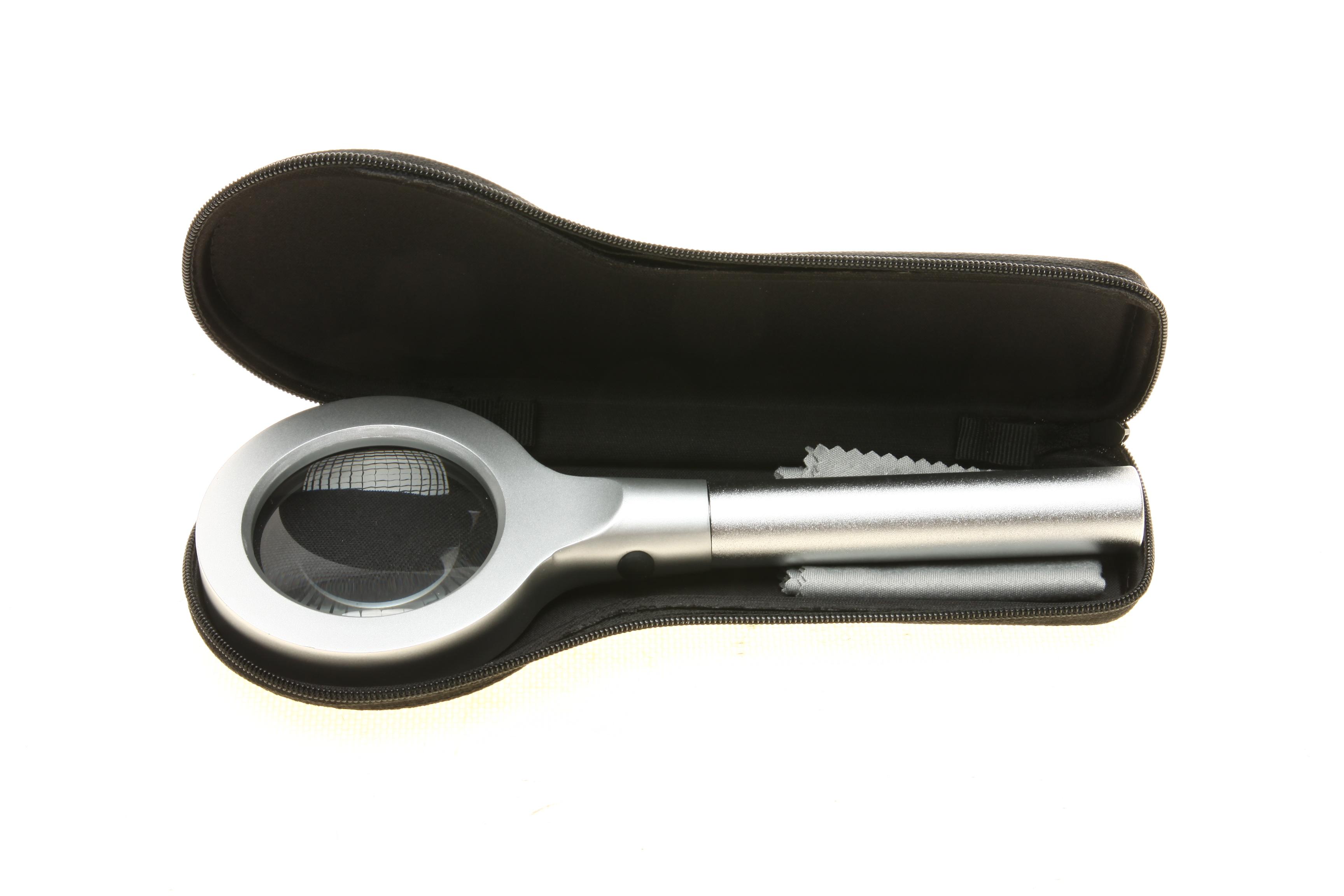 Лупа зі світлодіодним підсвічуванням (5X)