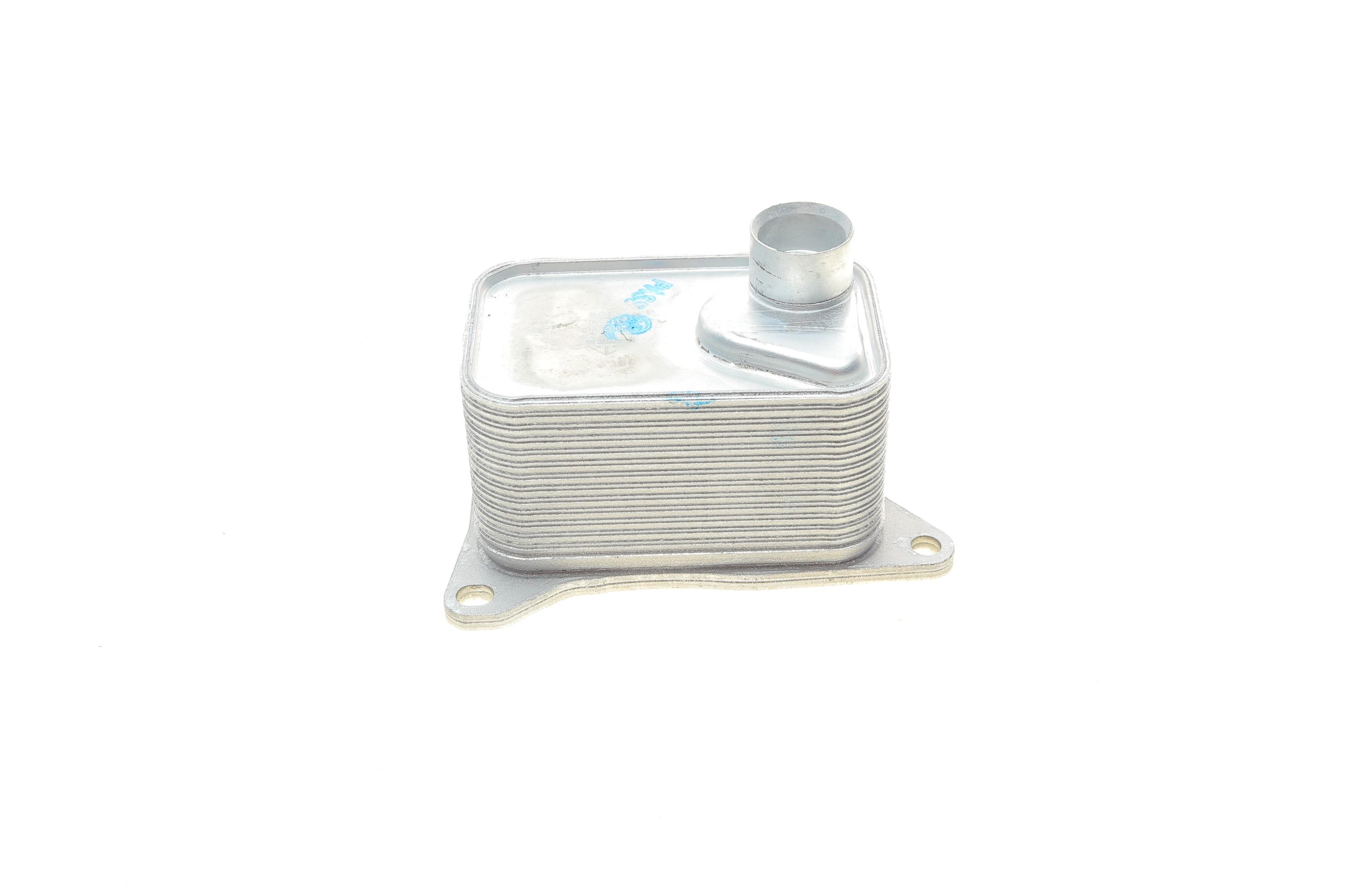 Радіатор масляний VW Golf/Passat/Polo/Touran 2.0 13-