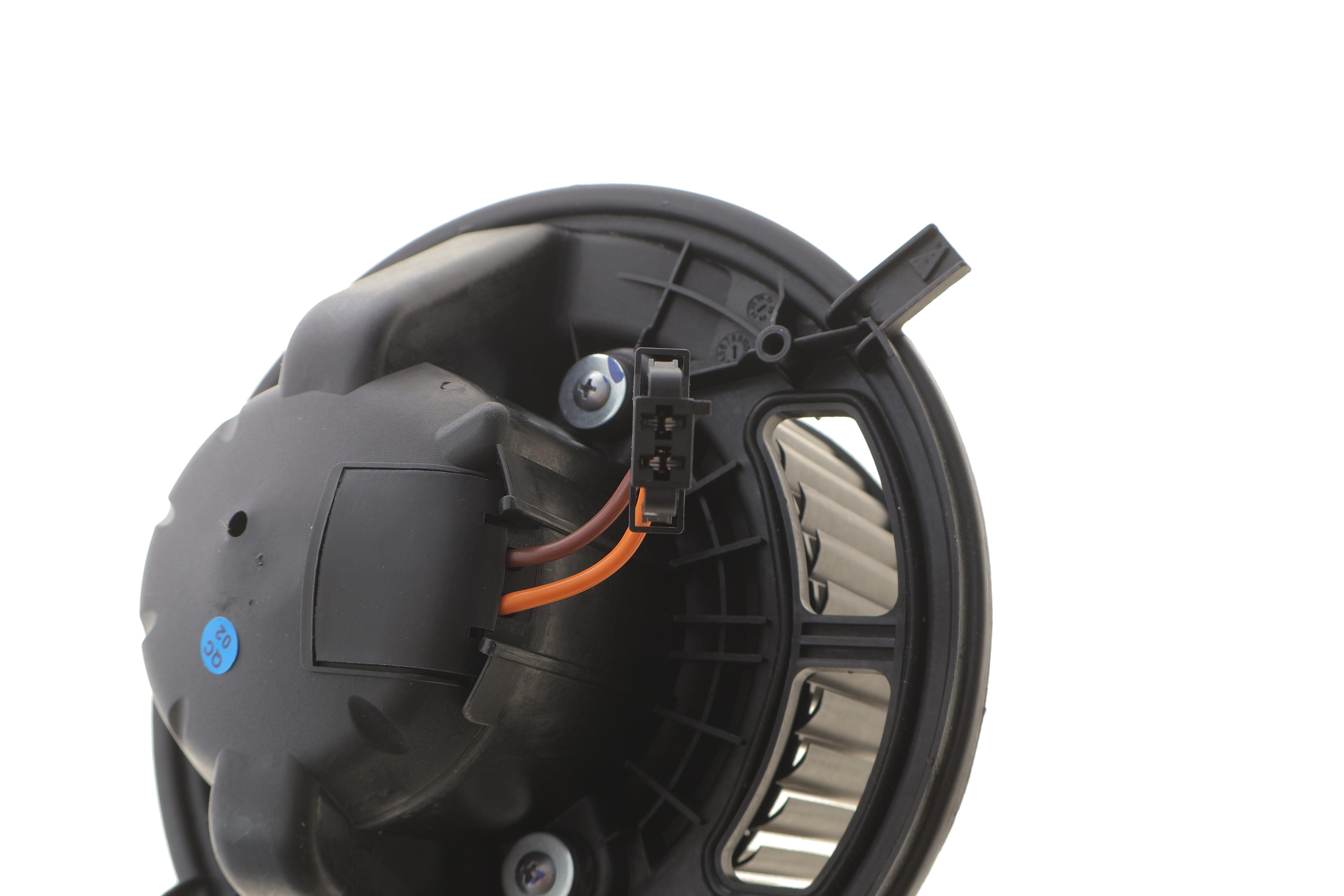 Моторчик пічки BMW 3 (E90) 04-11/X3 (F25) 10-17