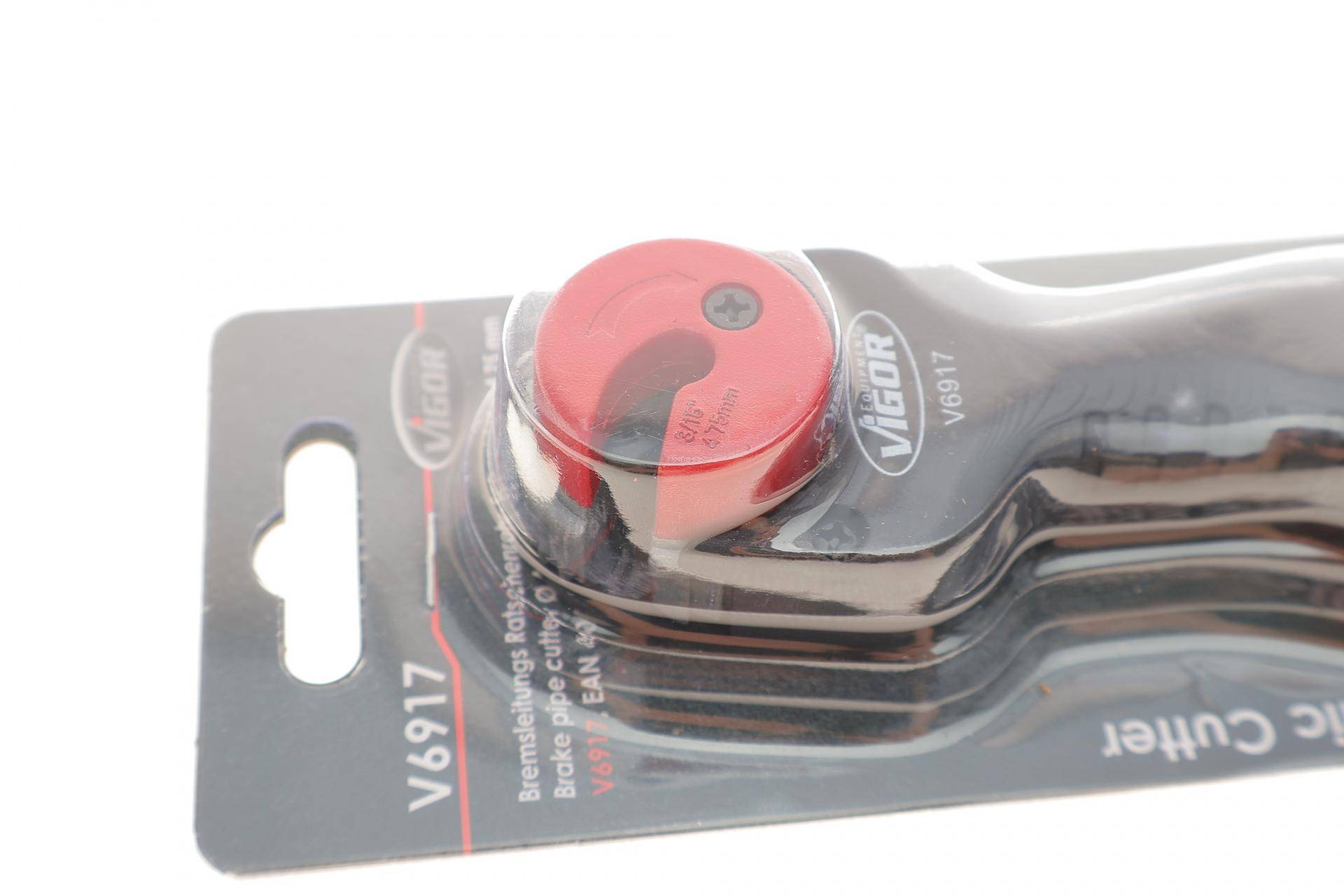 Труборіз для гальмівних магістралей з тріскачкою