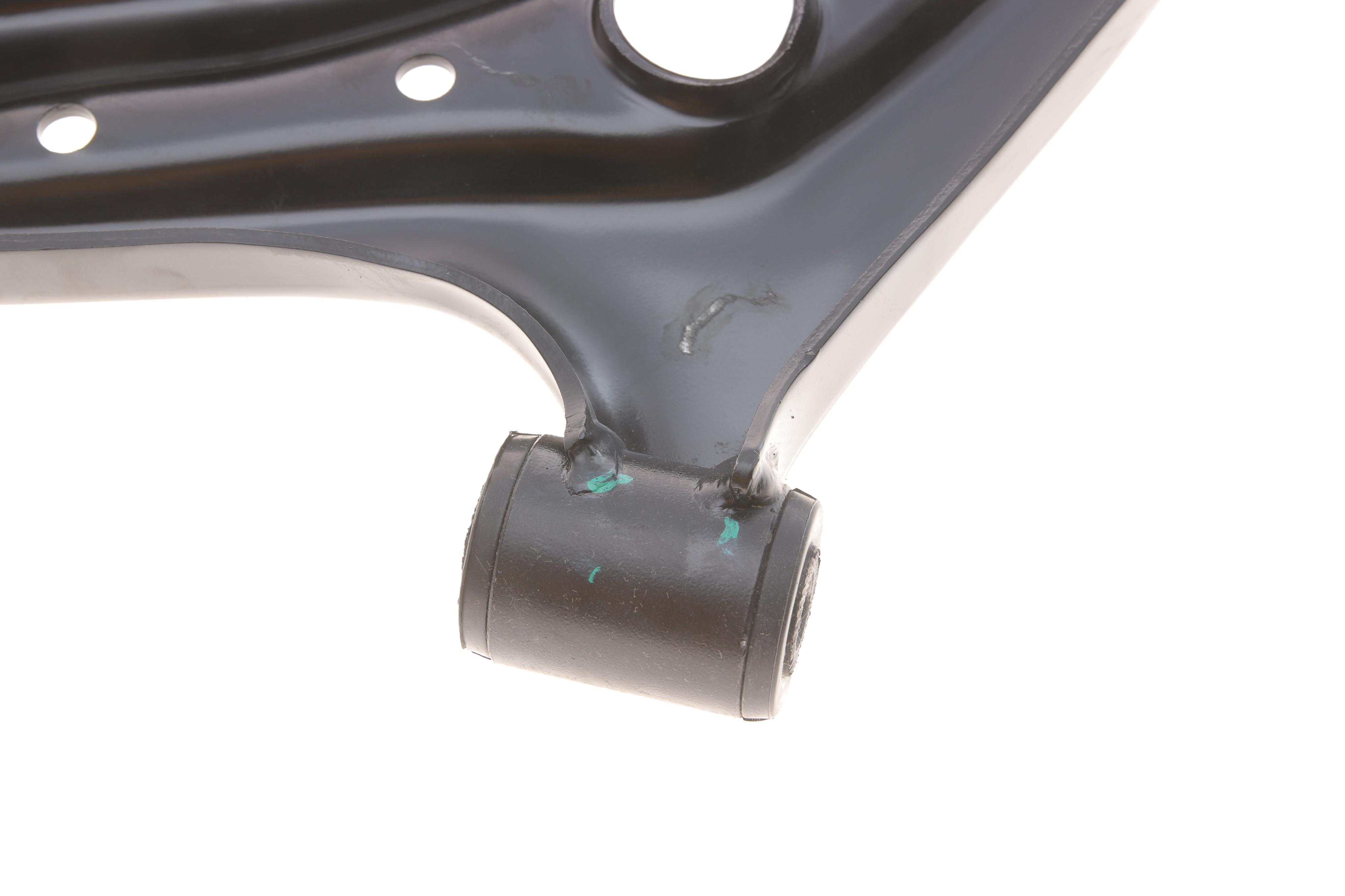 Важіль підвіски (передній/знизу) (R) Ford Fiesta 01-