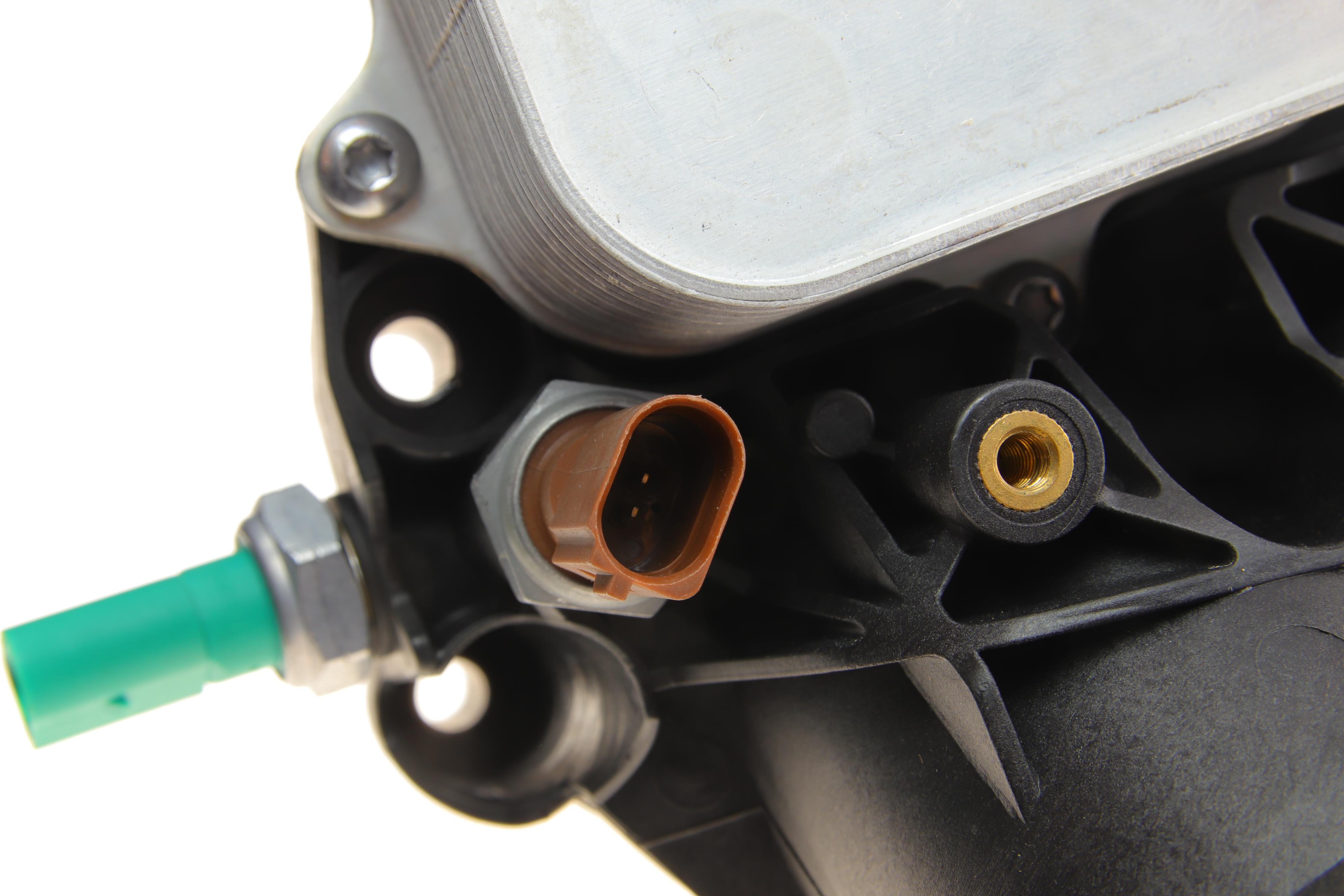 Корпус фільтра масляного (з радіатором) Audi A6 2.0 TDI 13-18