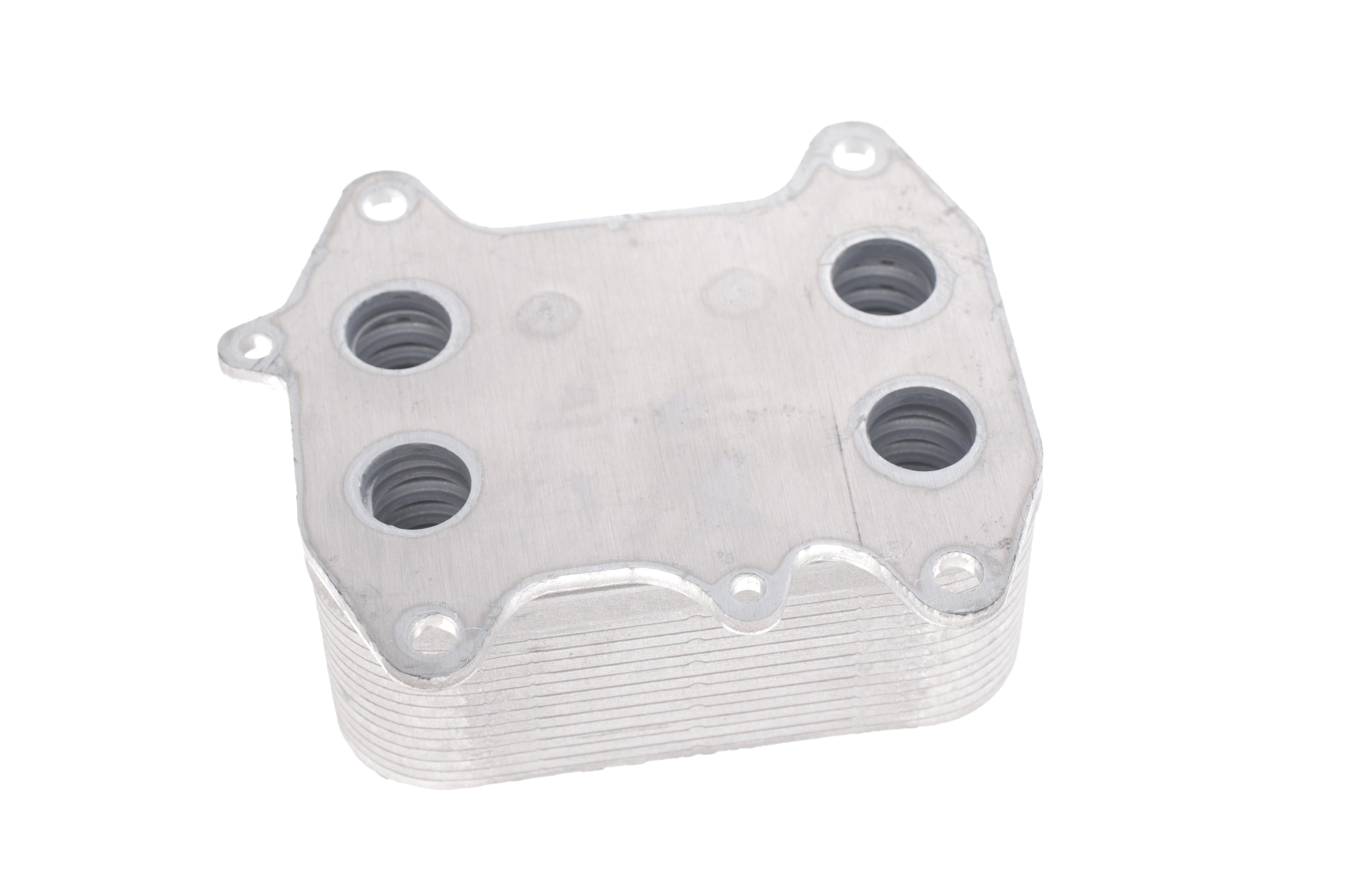 Радиатор масляный VW Caddy III/Crafter/T5 (теплообменник)