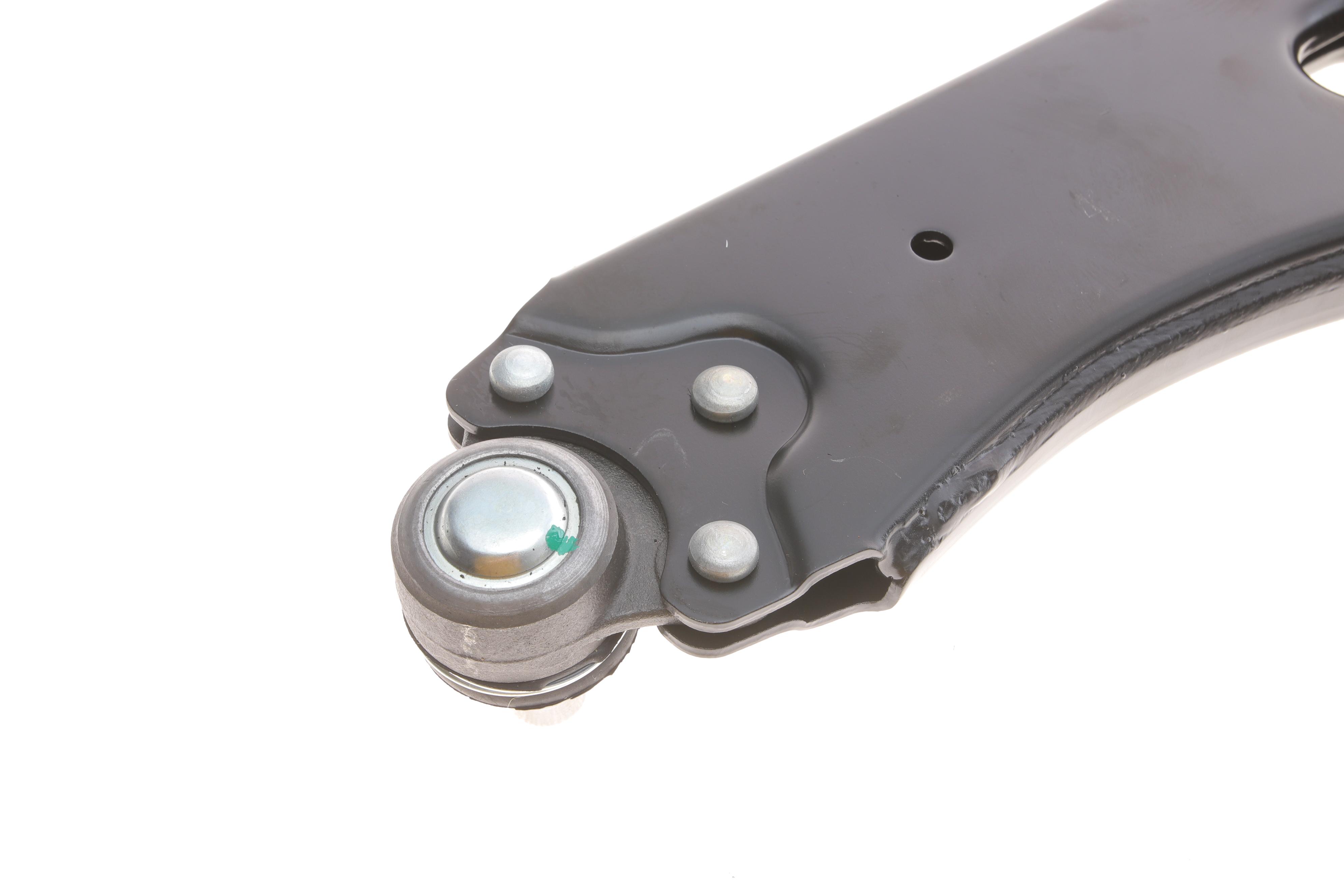 Важіль підвіски (передній) (R) Ford Fiesta/Fusion/Mazda 2 01-12