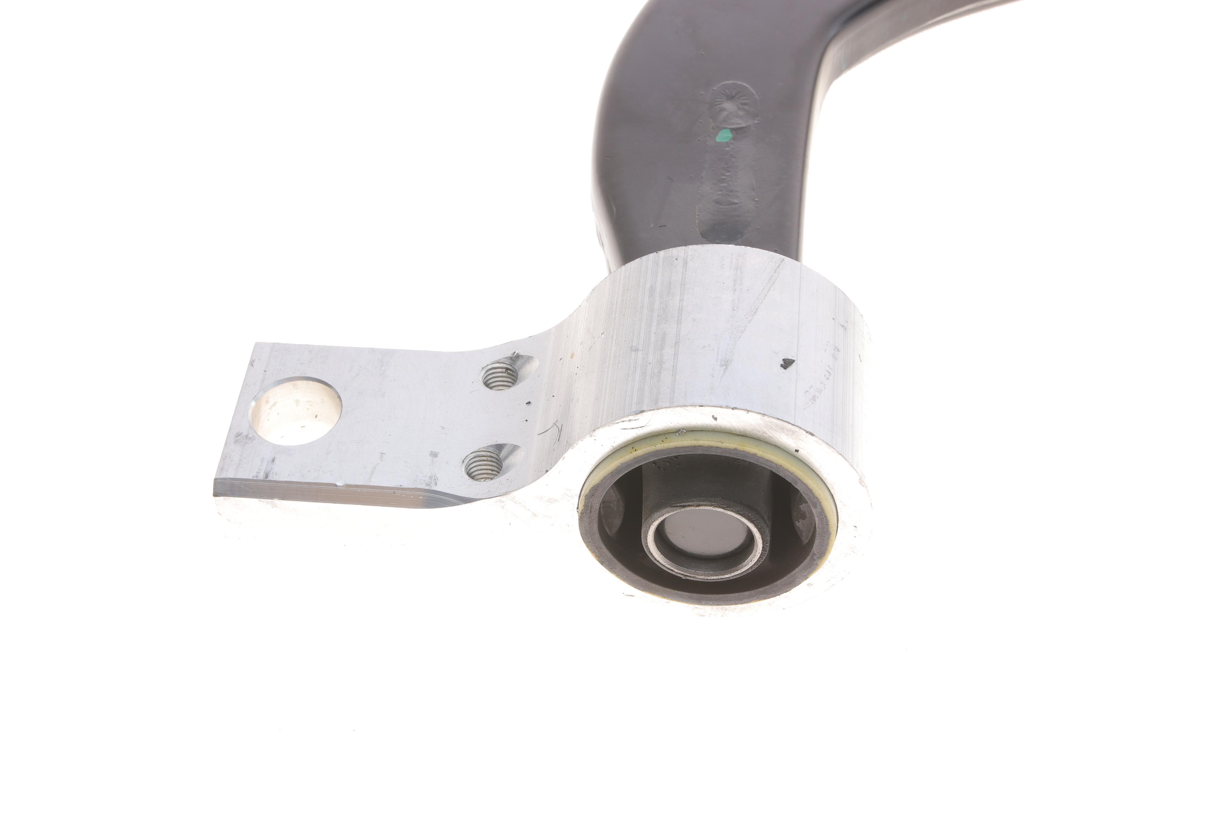 Важіль підвіски (передній) (R) Ford Fiesta/Fusion/Mazda 2 01-12