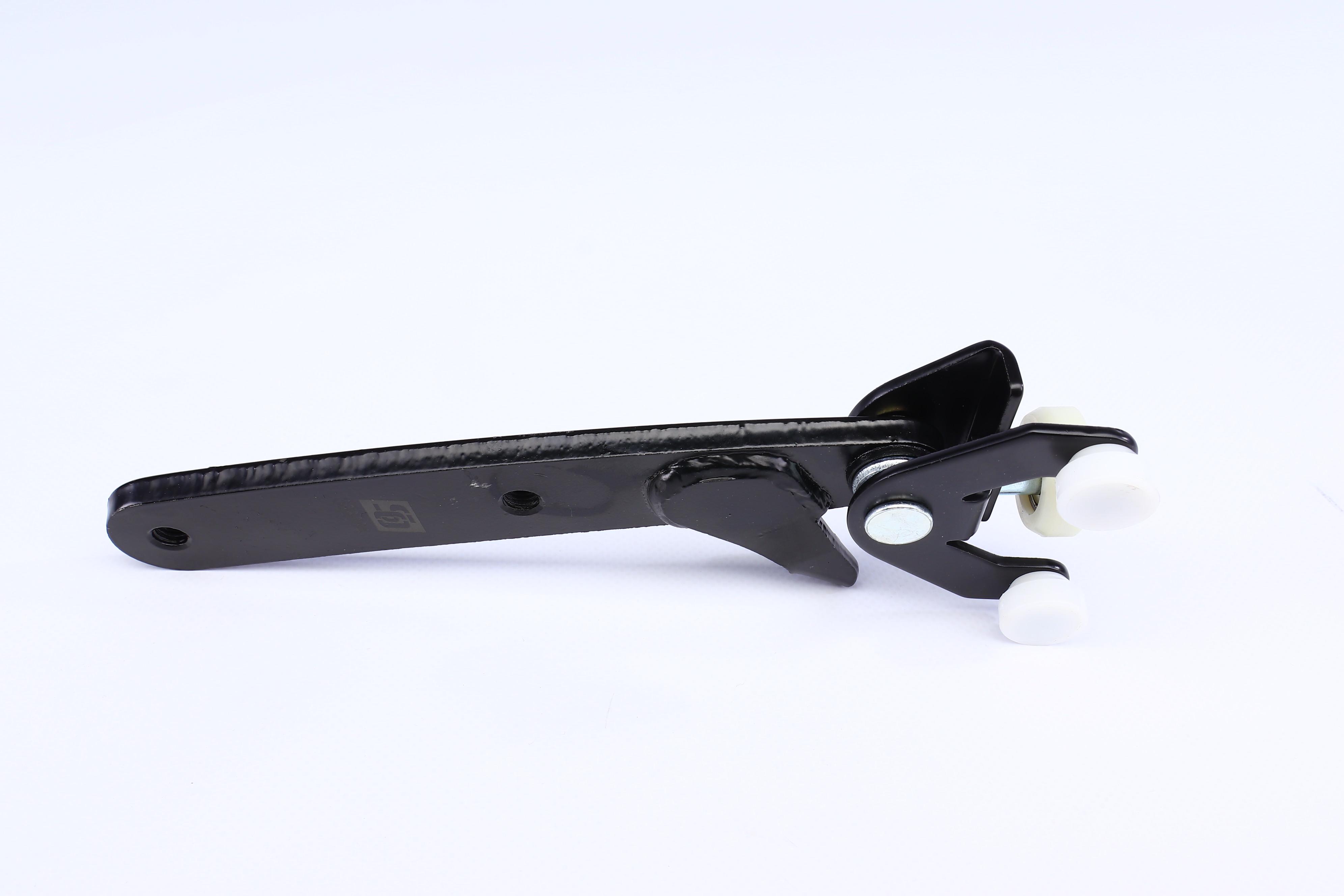 Ролик двери (боковой/нижний) VW Caddy 03- (L) (с кронштейном)