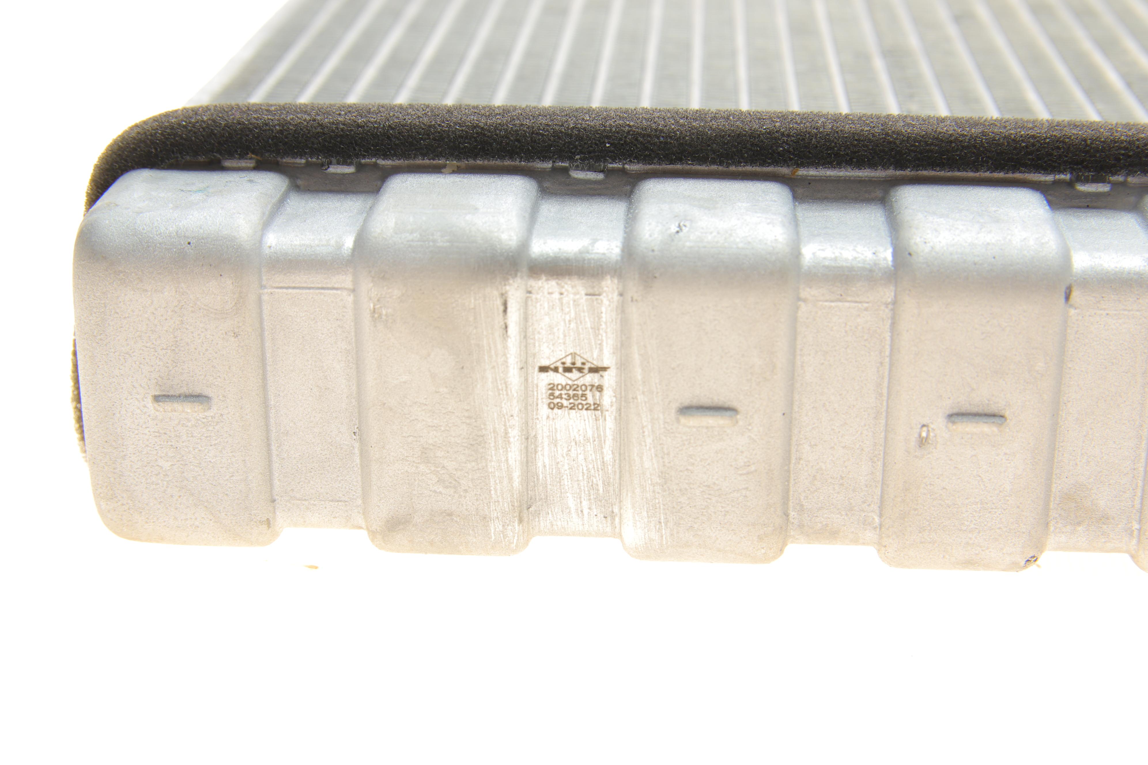 Радіатор пічки Ford Focus 04-12/Volvo C30/C70 II/S40 II/V50 06-12