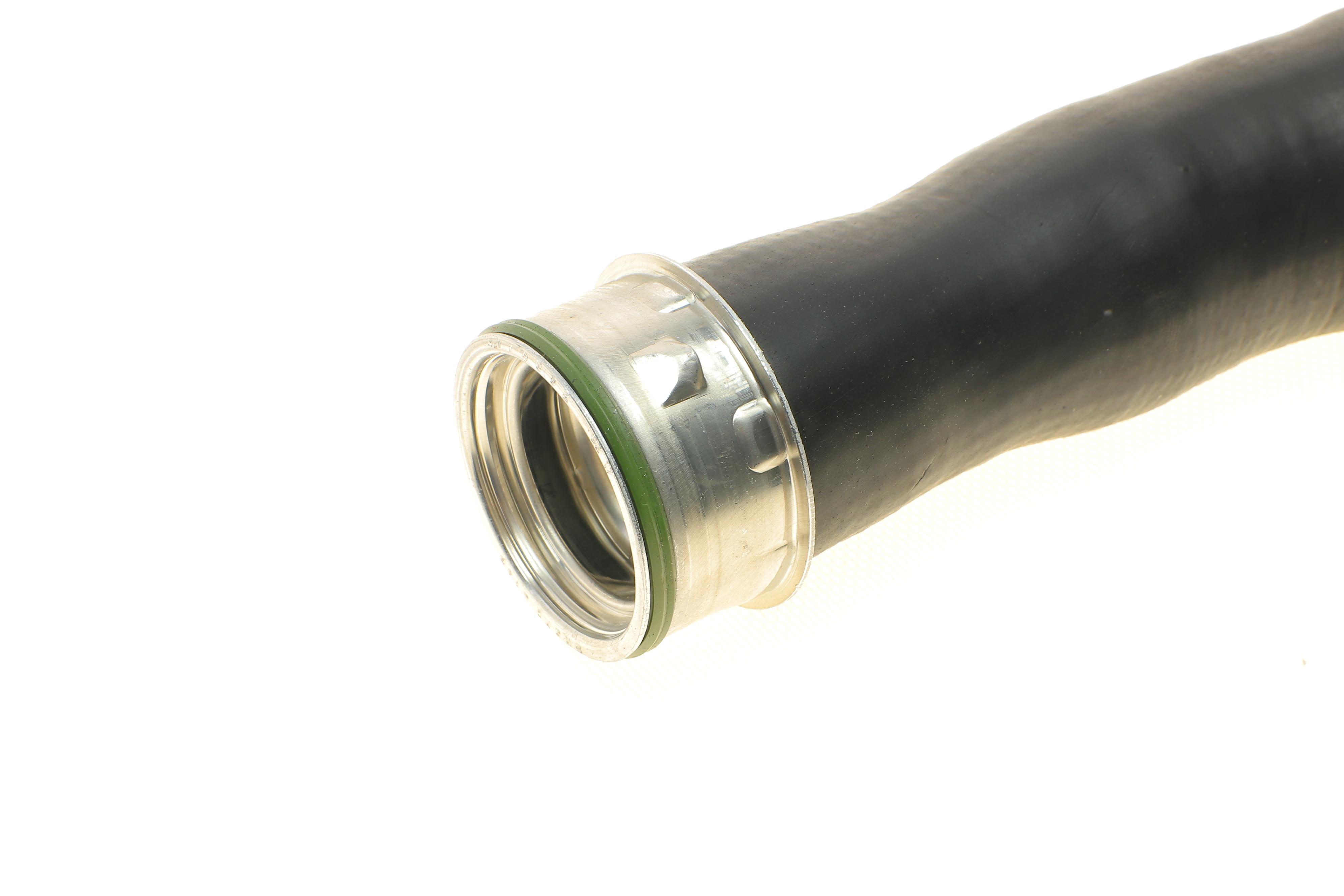 Патрубок интеркулера VW T5 2.5TDI 03-09