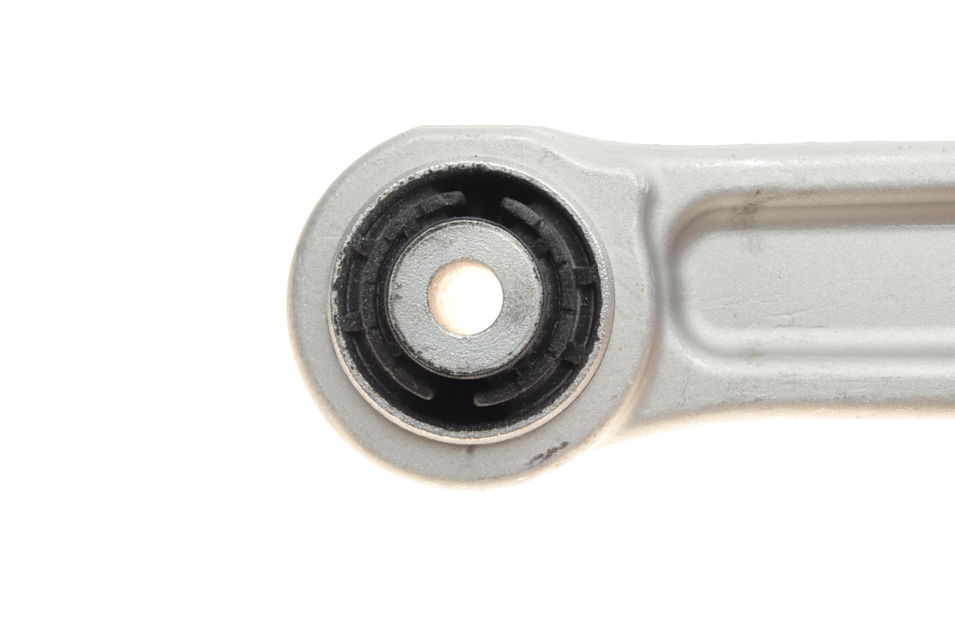 Важіль підвіски (передній/знизу/спереду) (L) Audi A4/A5 15-