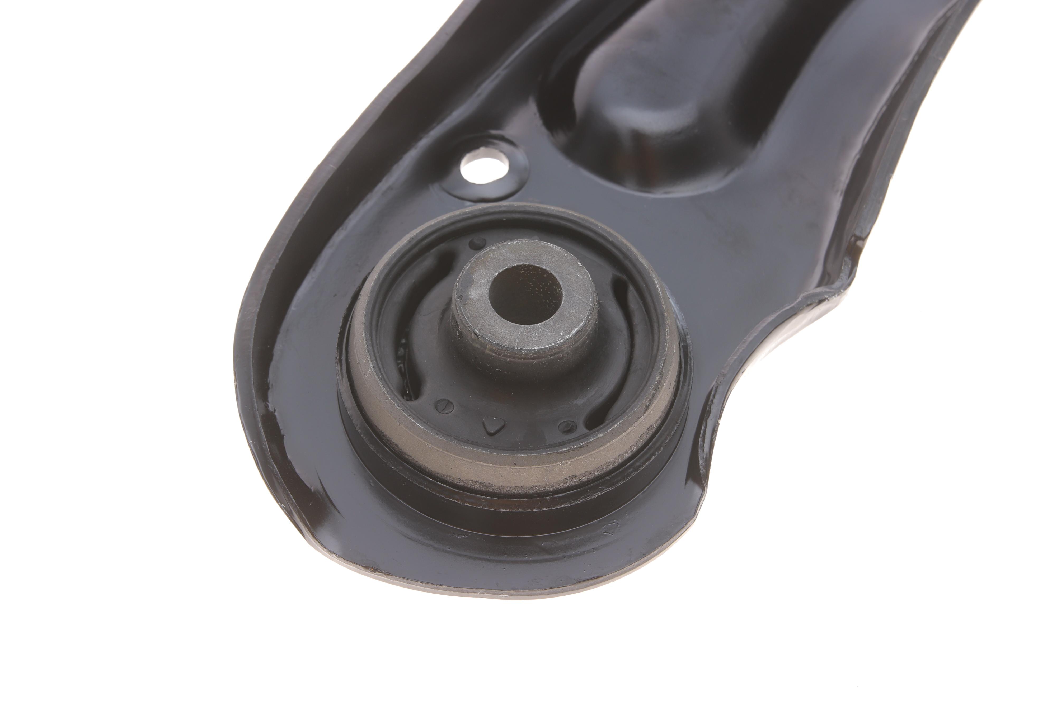 Важіль підвіски (передній/знизу) (L) VW Passat 10-