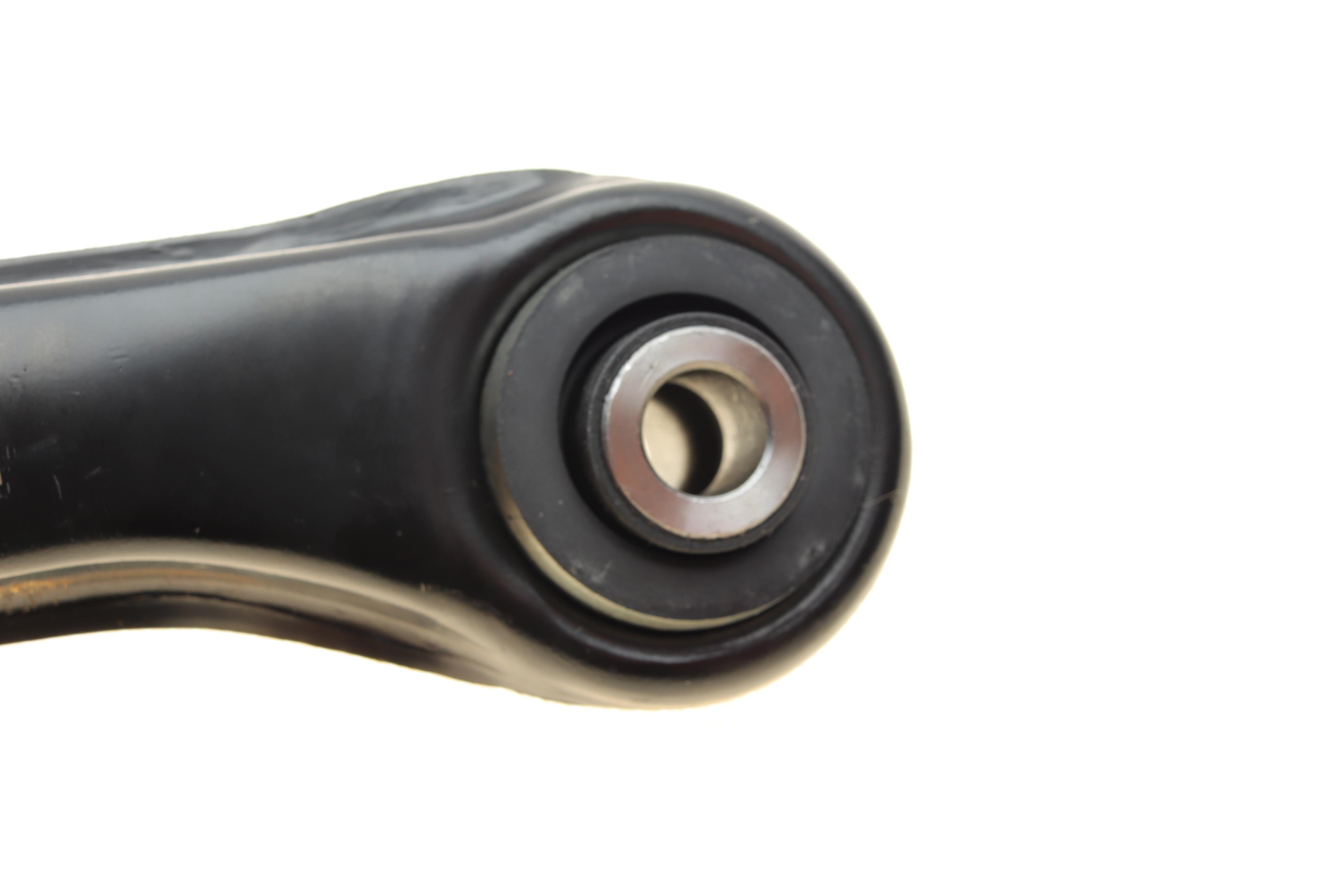 Важіль підвіски (задній/знизу) (L) Mitsubishi Colt IV/Lancer V 92-03