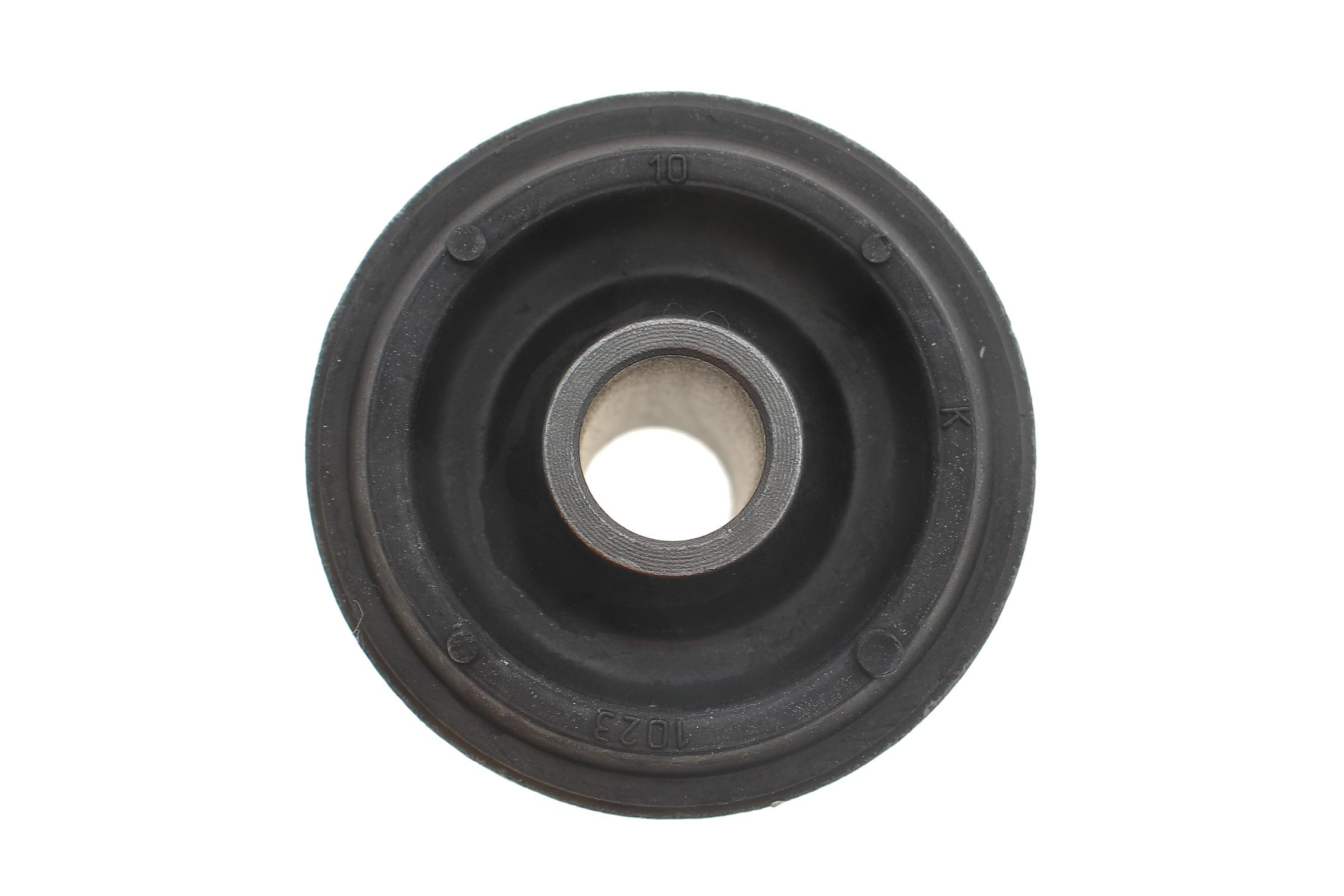 Сайлентблок важеля (переднього/зверху) Toyota Hilux 2.5 D-4D 05-15