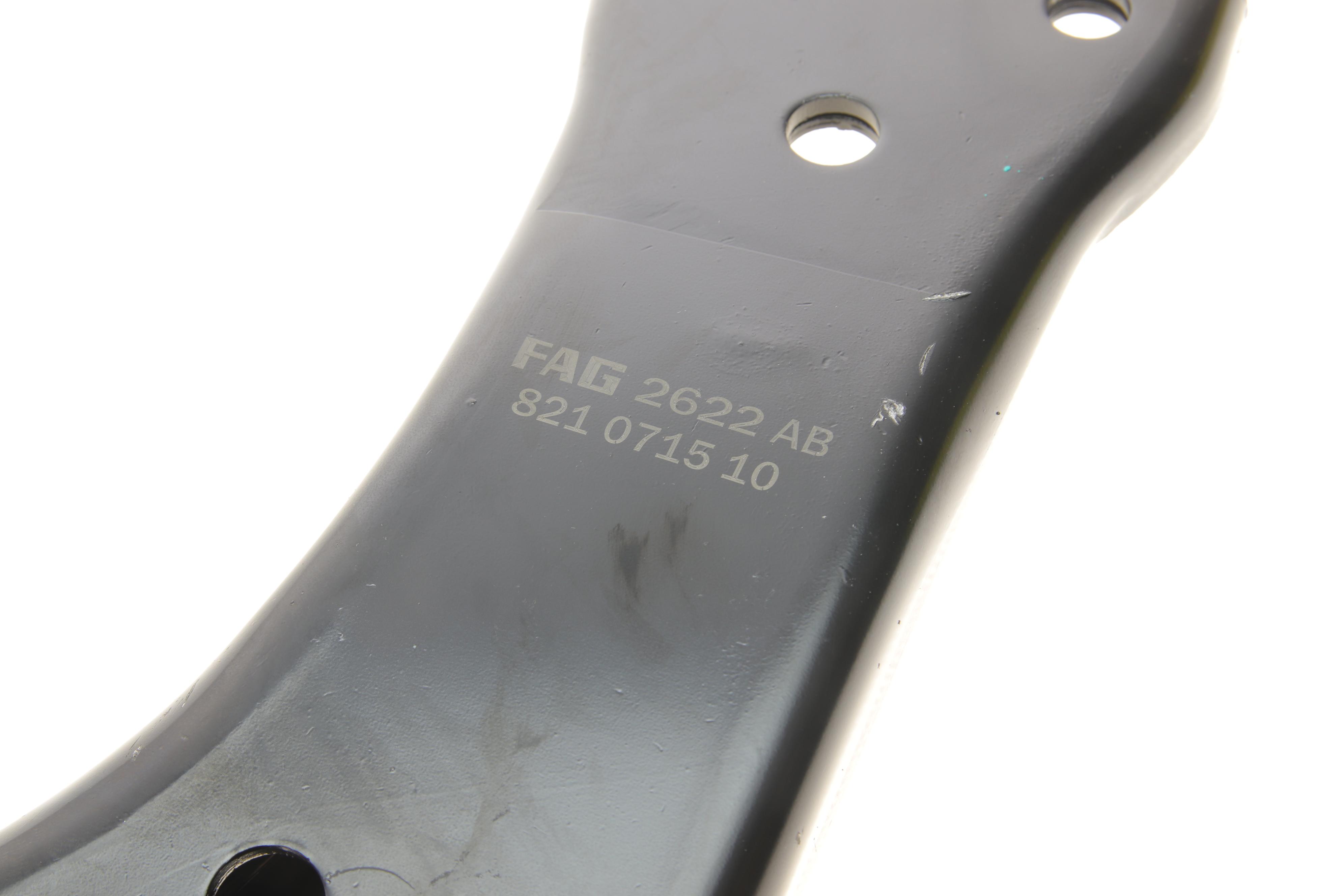 Важіль підвіски (передній) (L) Toyota Avensis 03-08