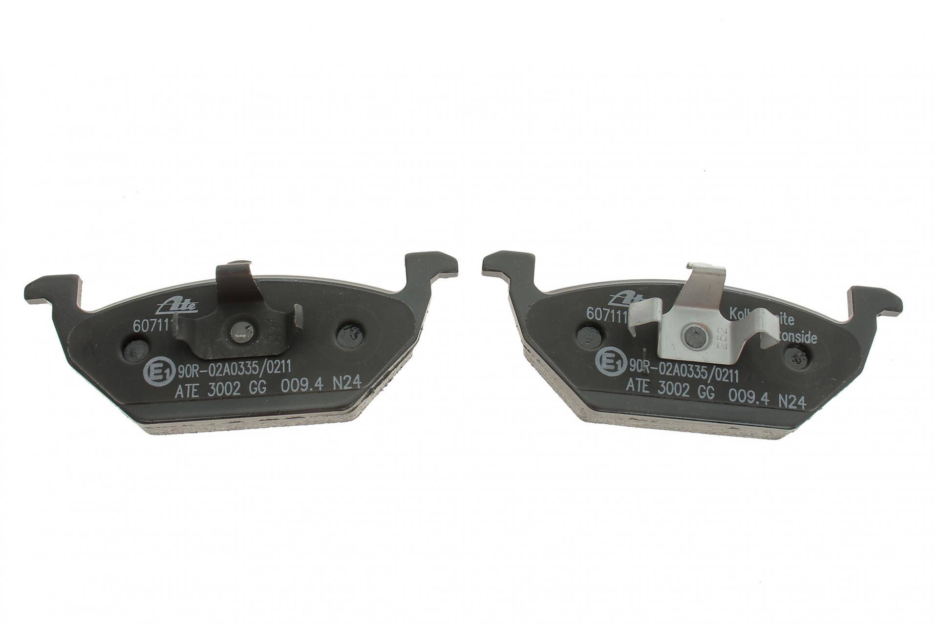 Колодки гальмівні (передні) VW Caddy 03-